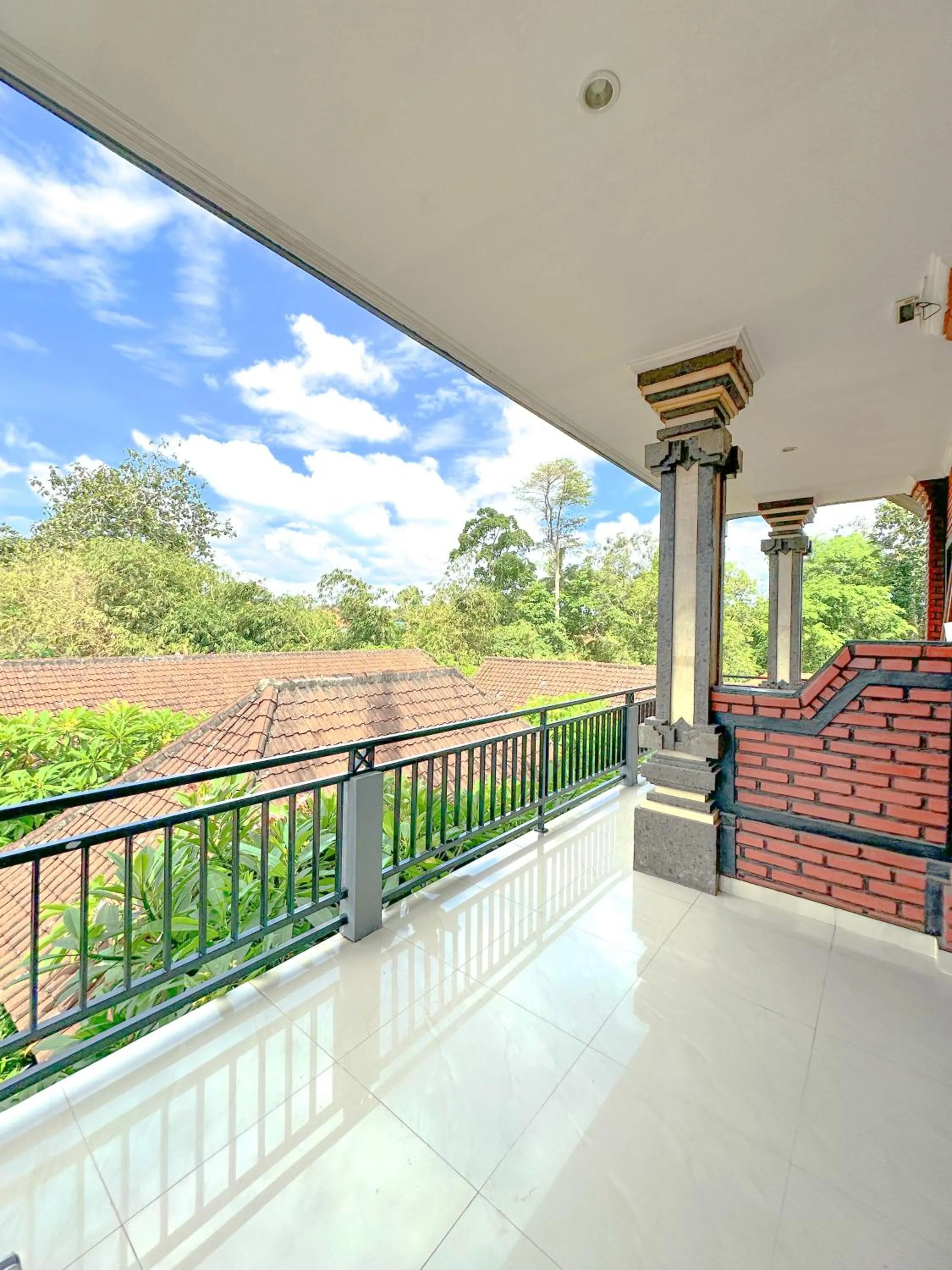 Property building in Ojek's Homestay