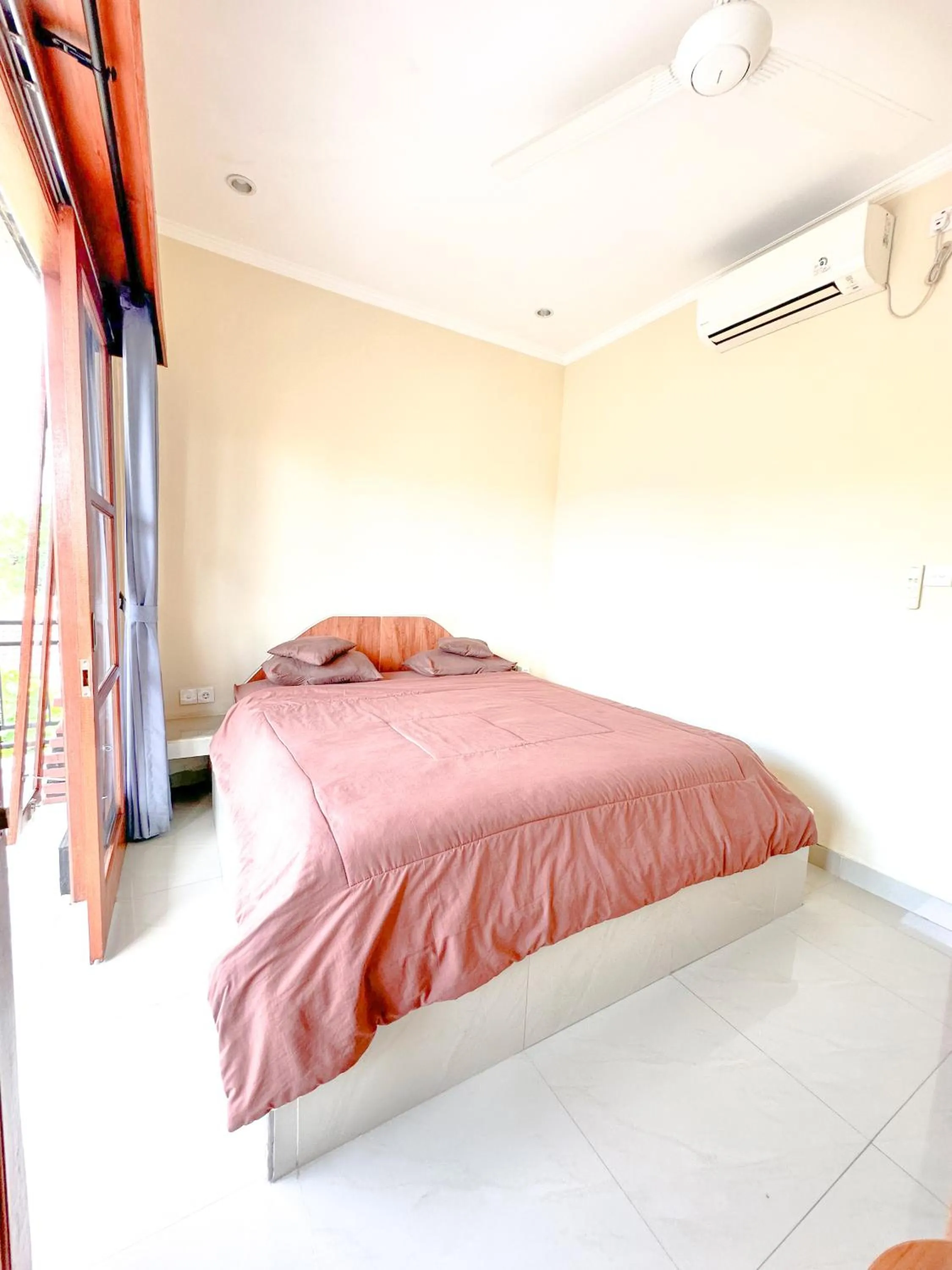 Property building, Bed in Ojek's Homestay