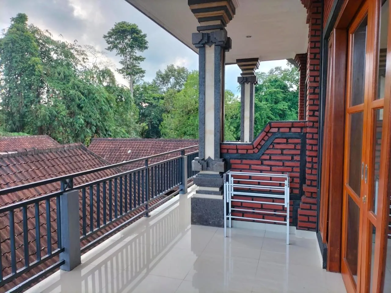 Property building in Ojek's Homestay