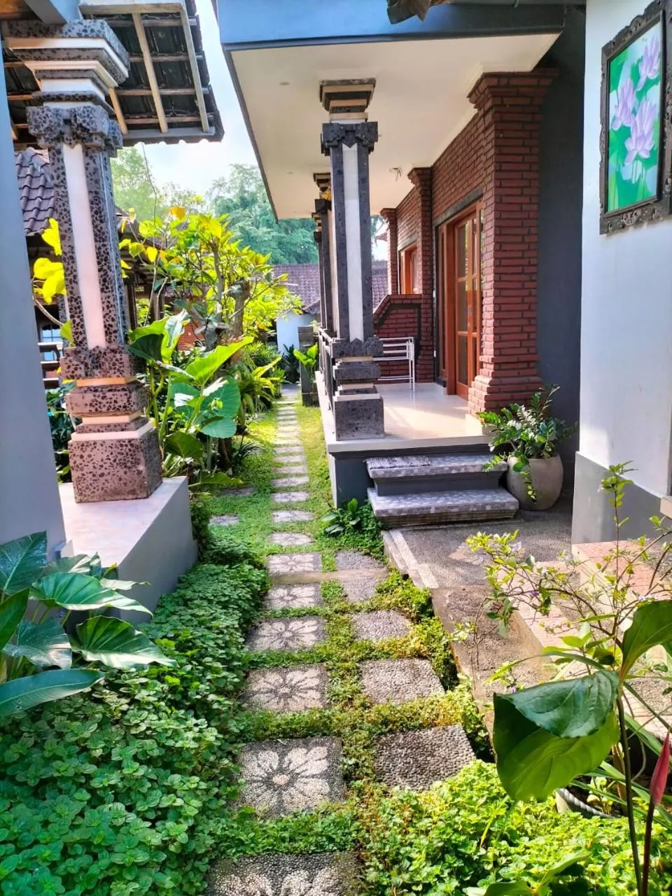 Property building in Ojek's Homestay