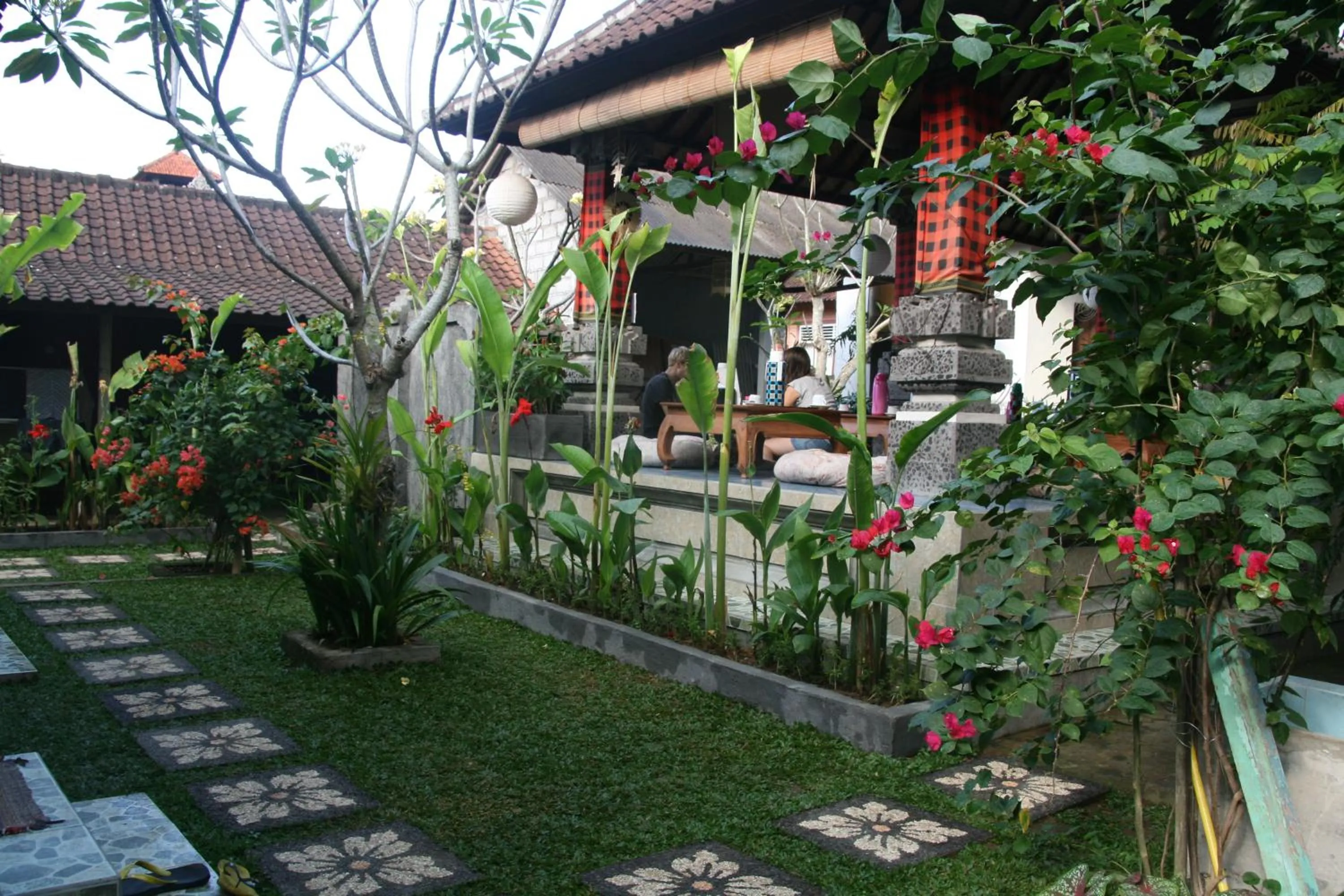 Restaurant/places to eat in Ojek's Homestay