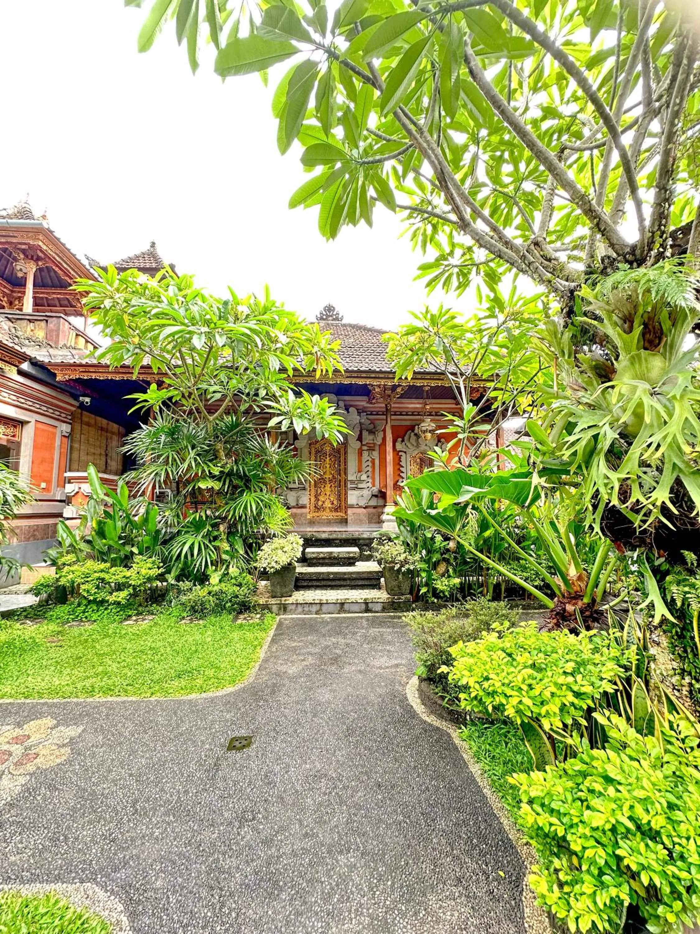 Property building in Ojek's Homestay