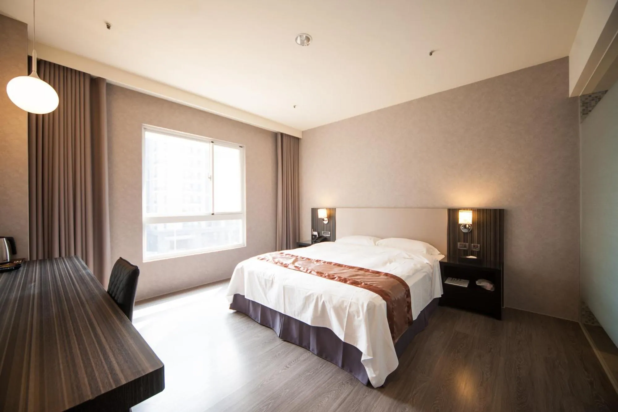 Grand Crystal Hotel