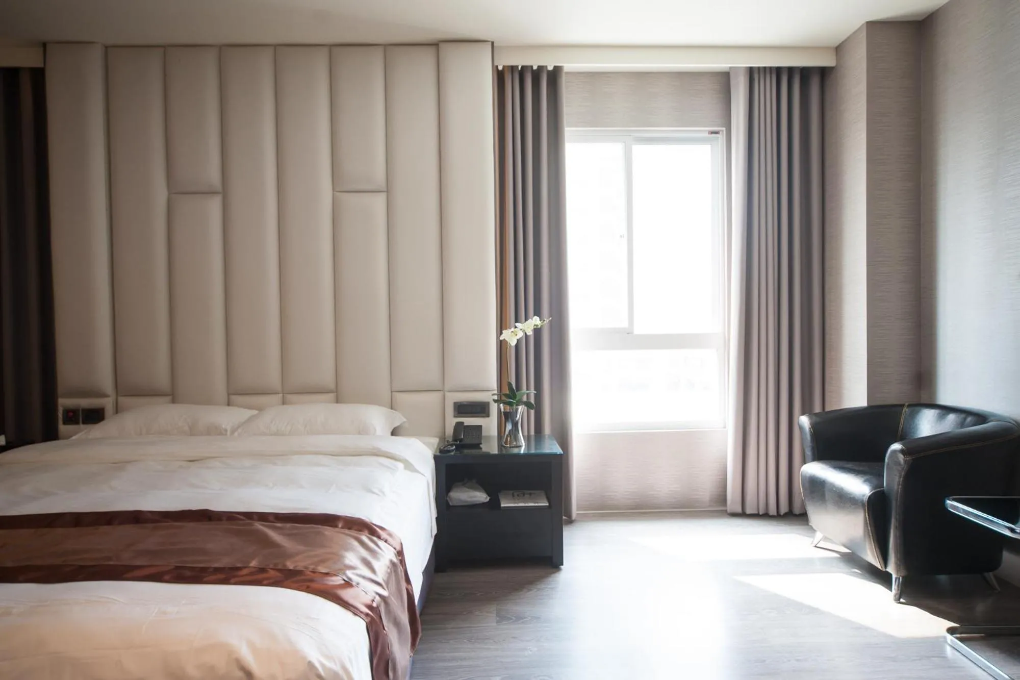 Grand Crystal Hotel