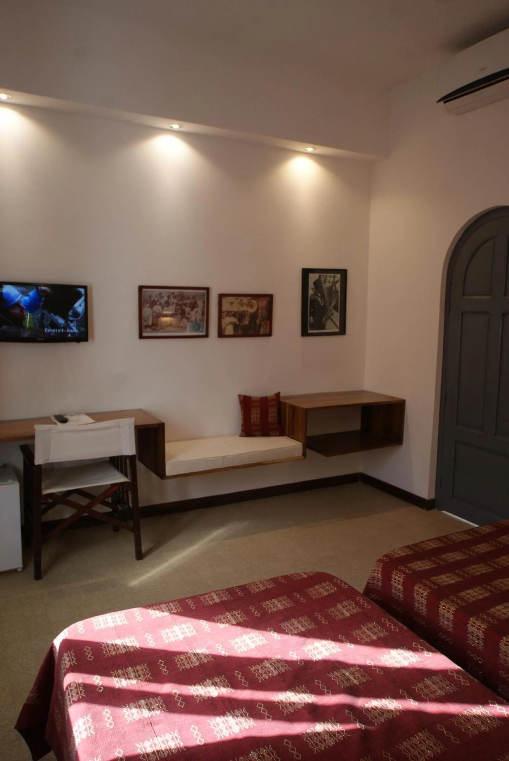 Photo of the whole room, Bed in Hôtel La Résidence