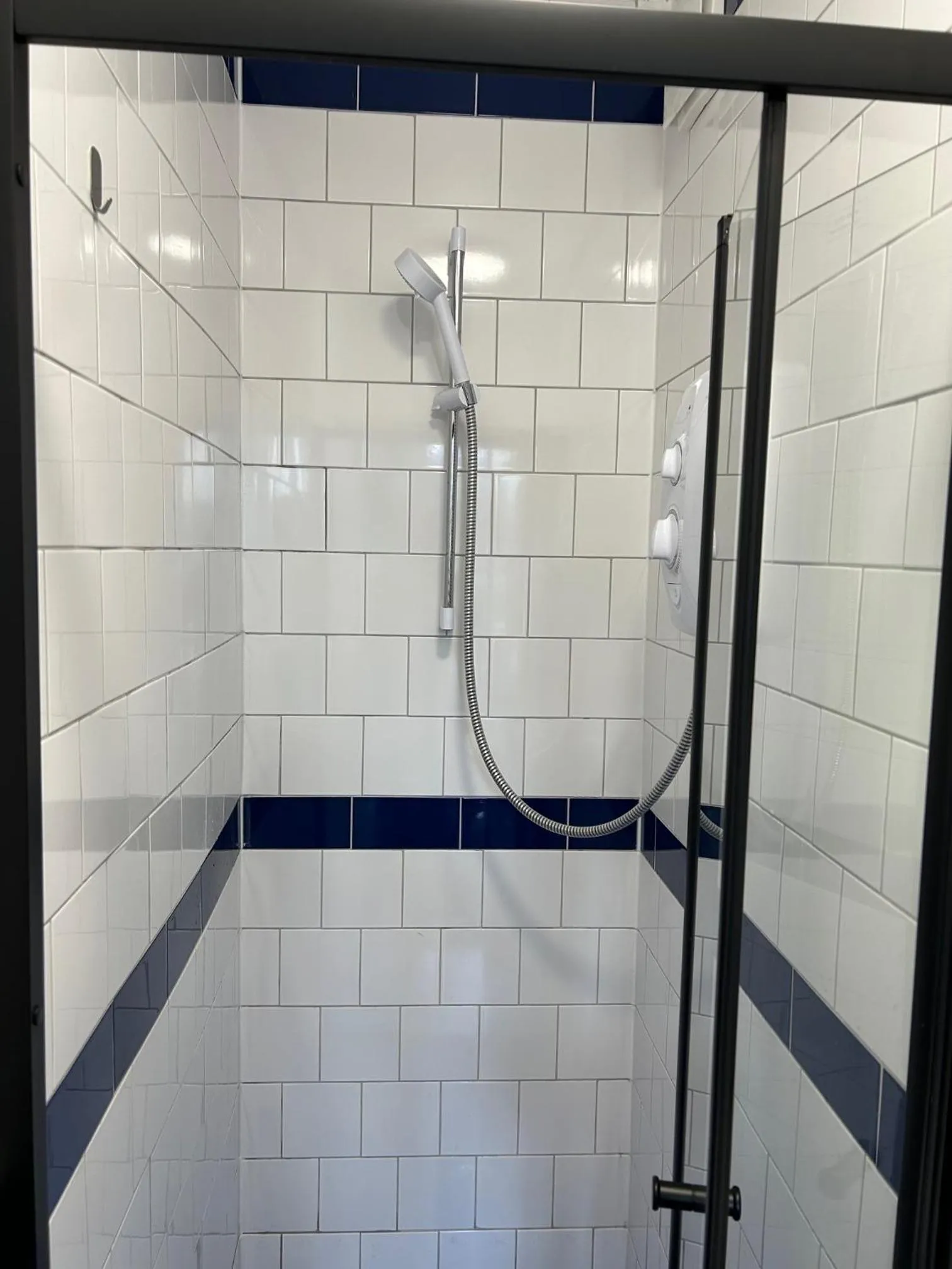 Shower in Cricketers Hostel