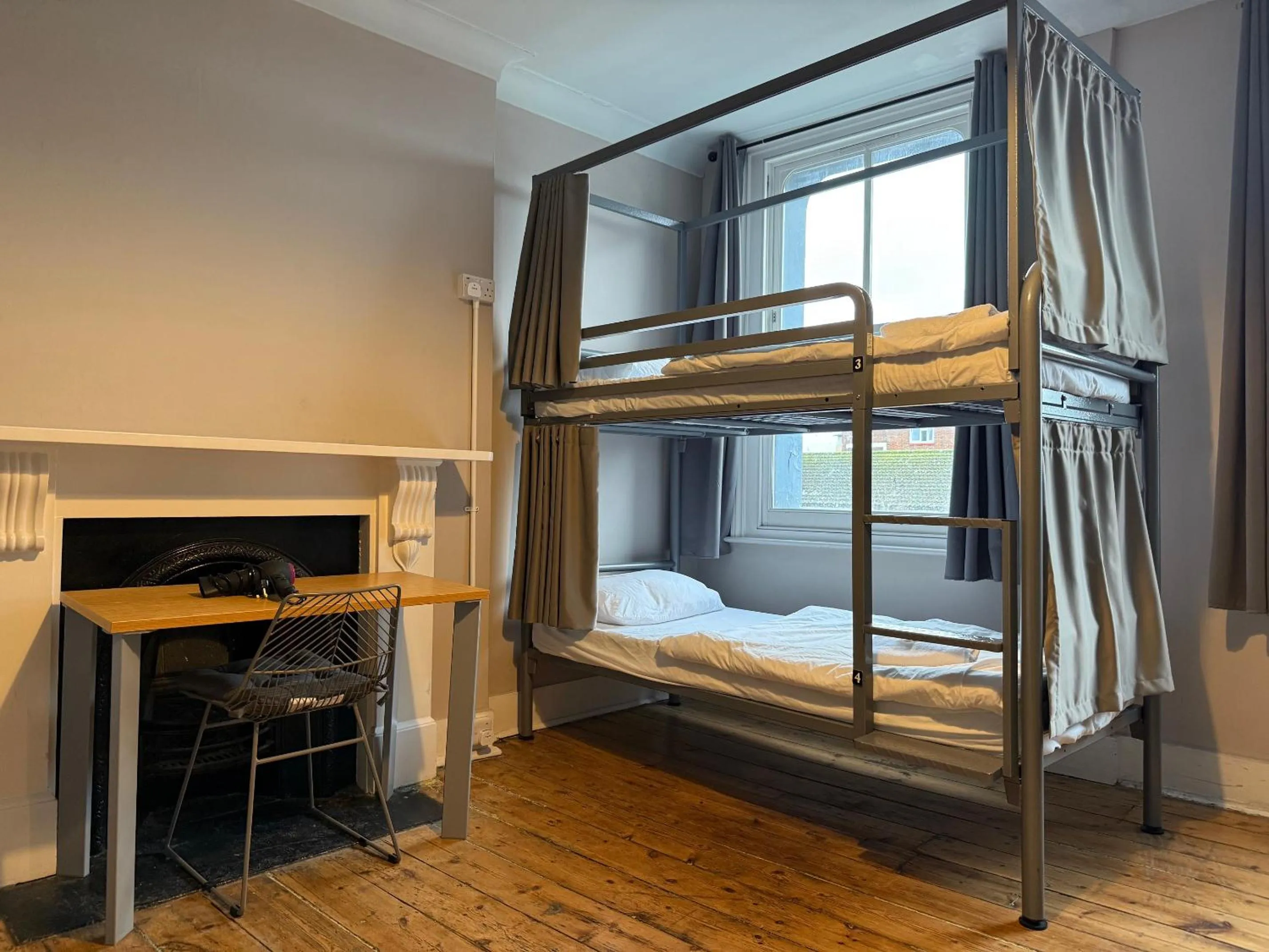 bunk bed, Bed in Cricketers Hostel