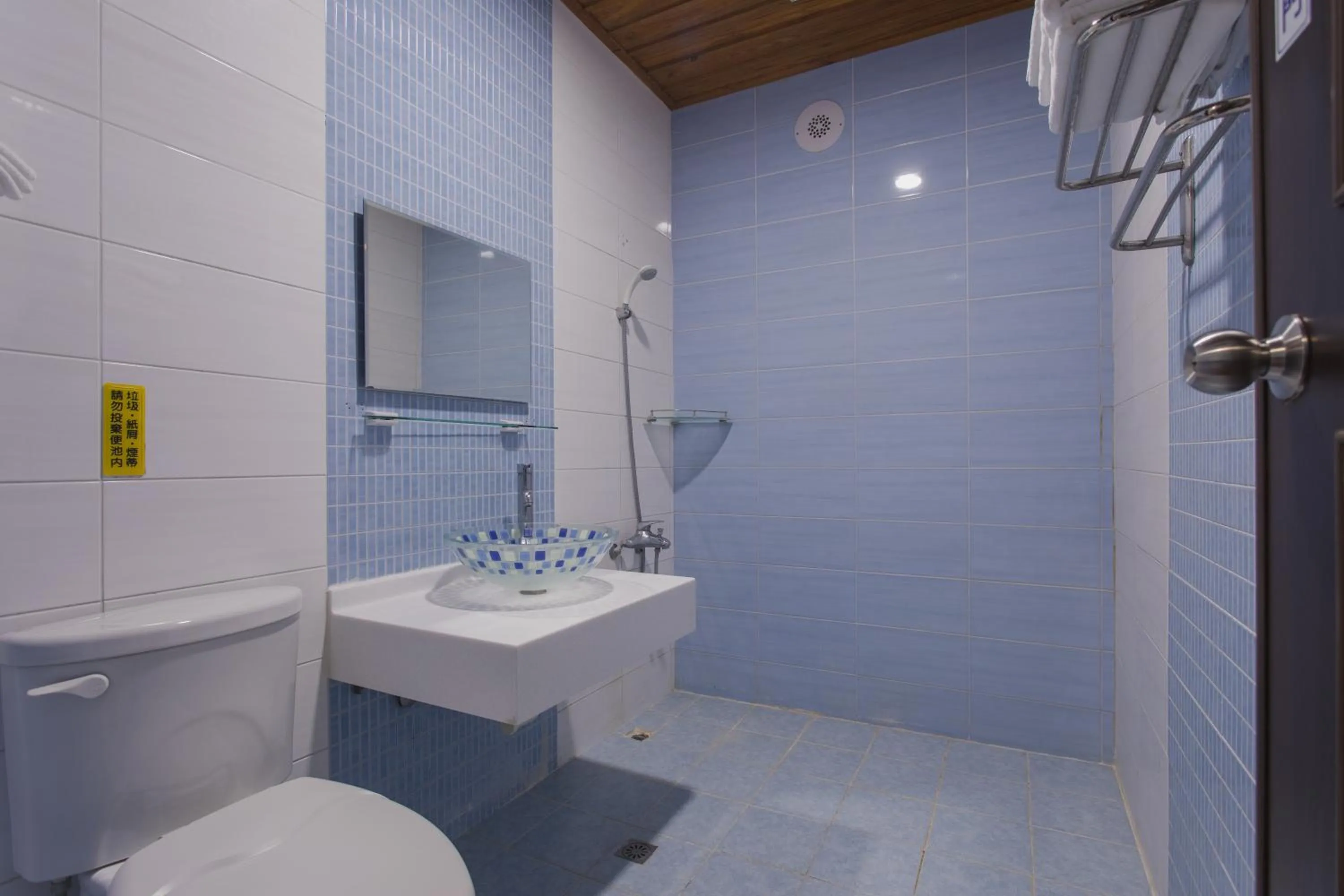 Shower in Hai Yuan Bungalow II