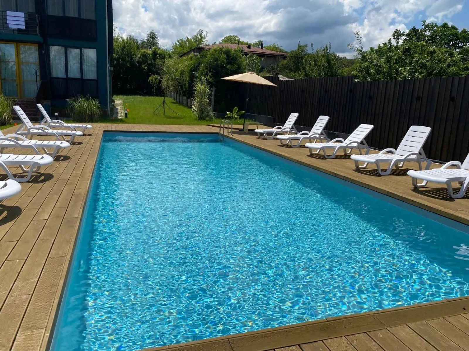 Swimming pool in Chateau Tsinandali Hotel