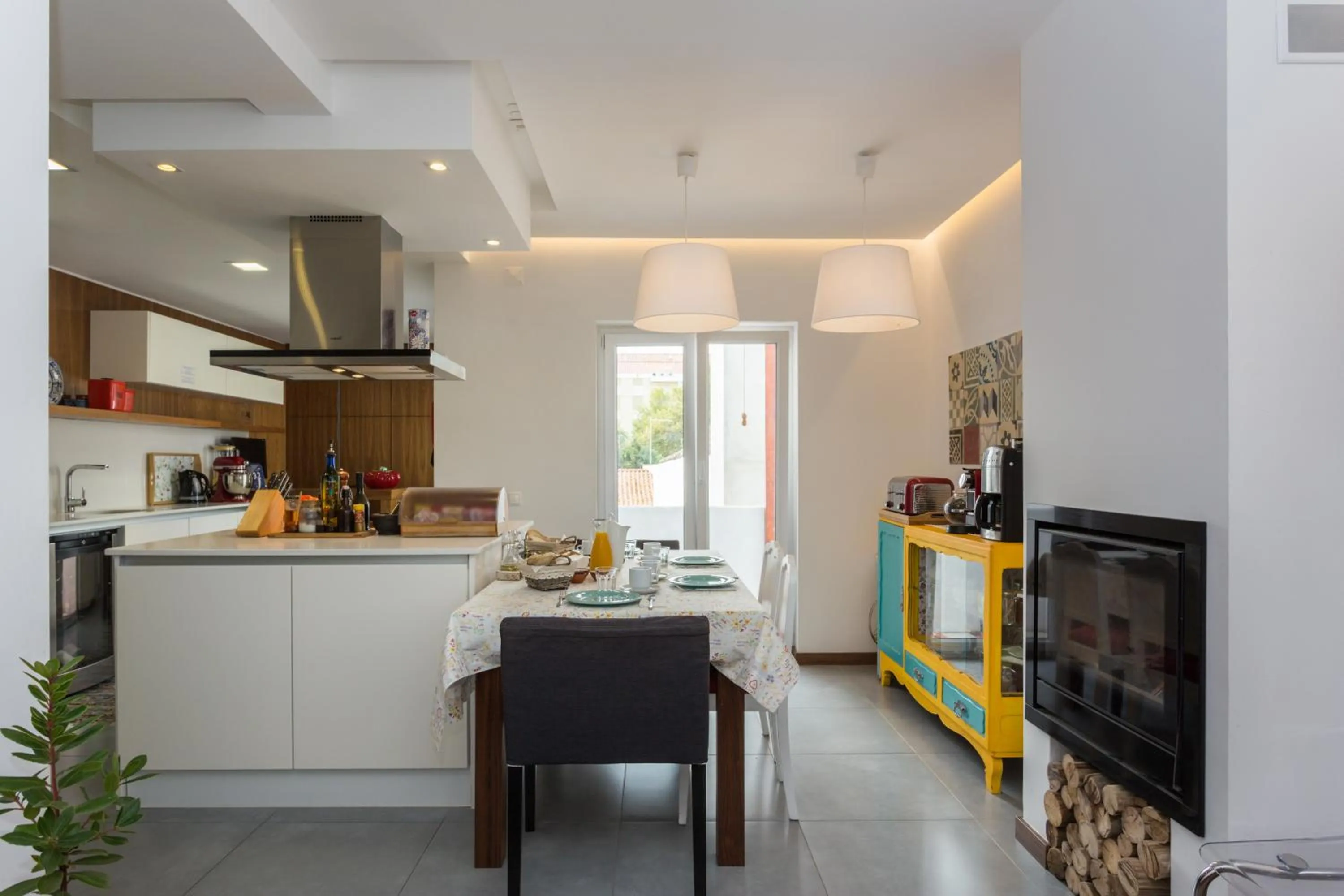 Restaurant/places to eat in Casas da Formosa - Downtown Alegria B&B