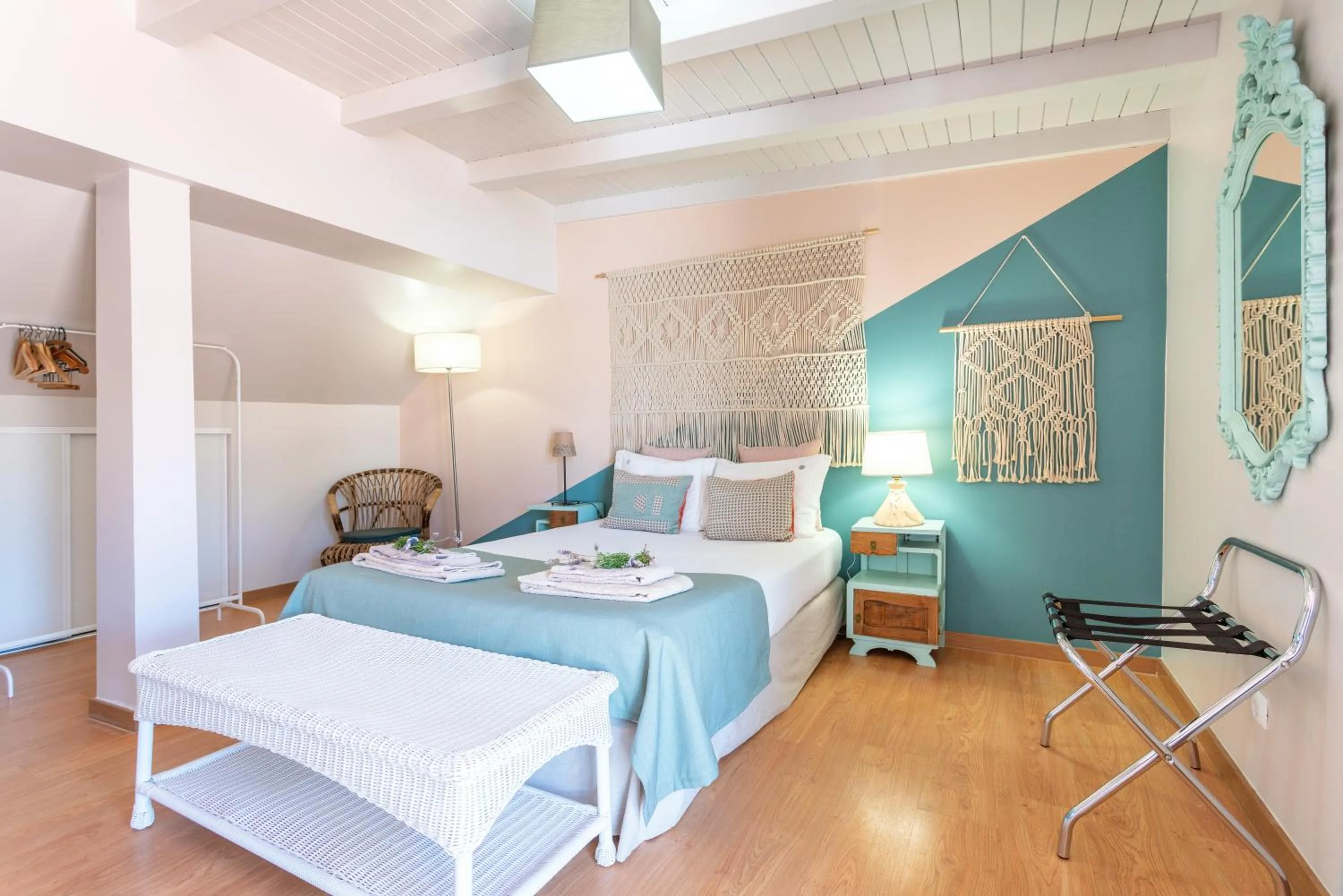 Bedroom, Bed in Casas da Formosa - Downtown Alegria B&B