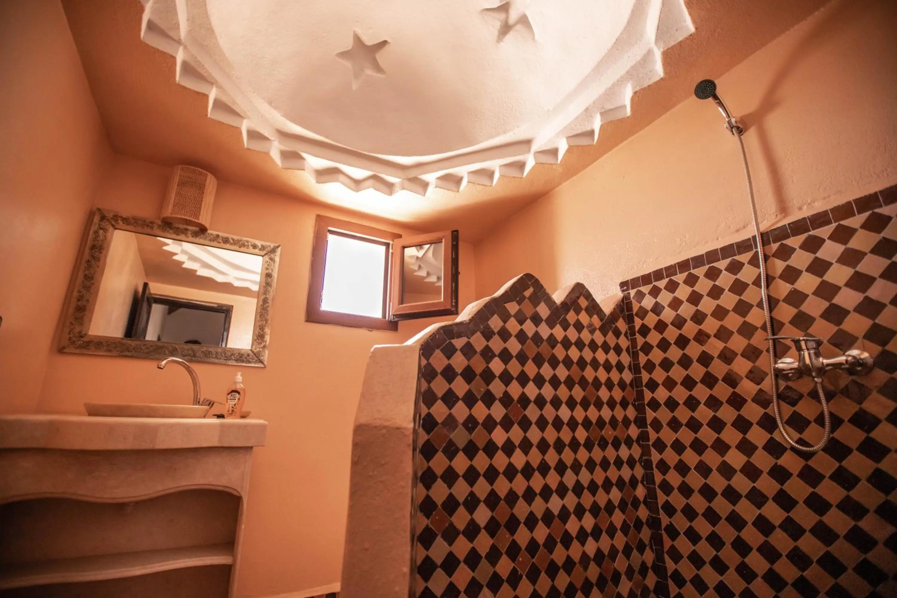 Bathroom in Riad Merzouga Dunes