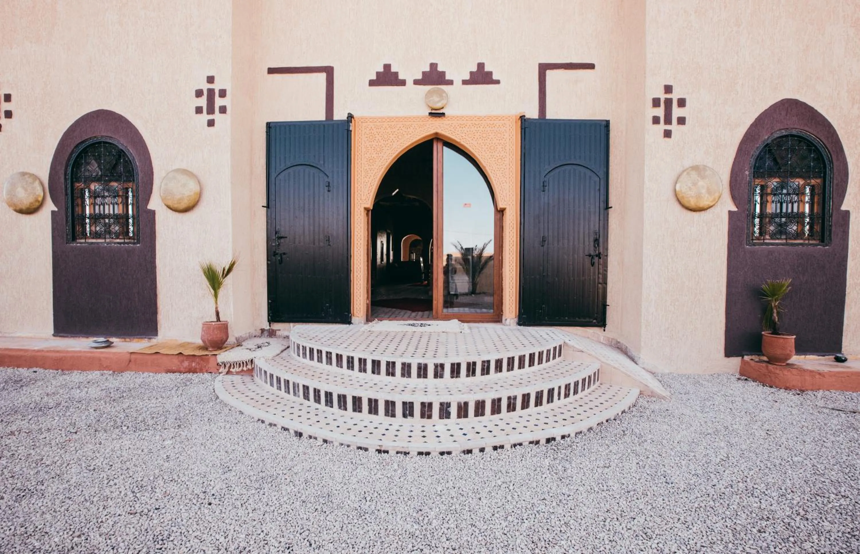 Facade/entrance in Riad Merzouga Dunes