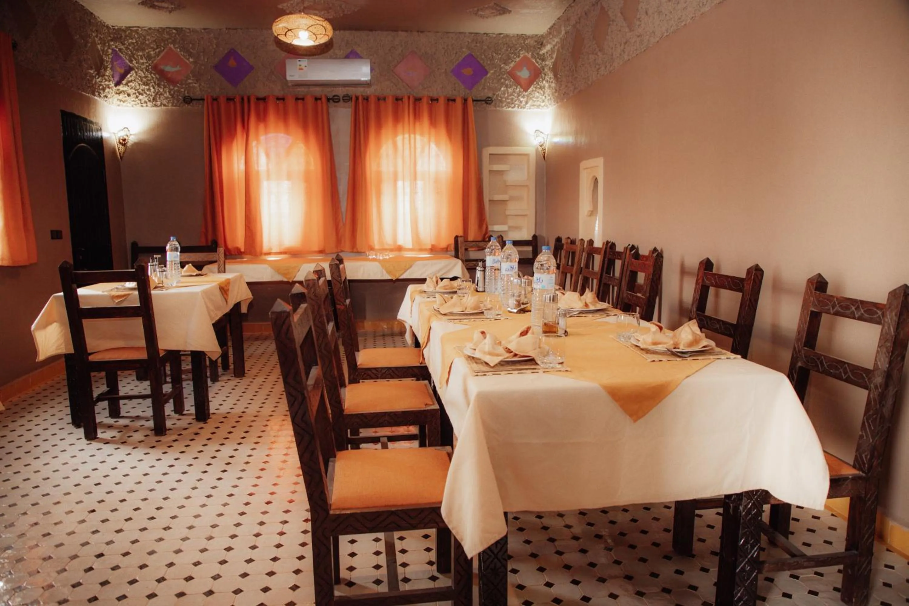 Restaurant/places to eat in Riad Merzouga Dunes