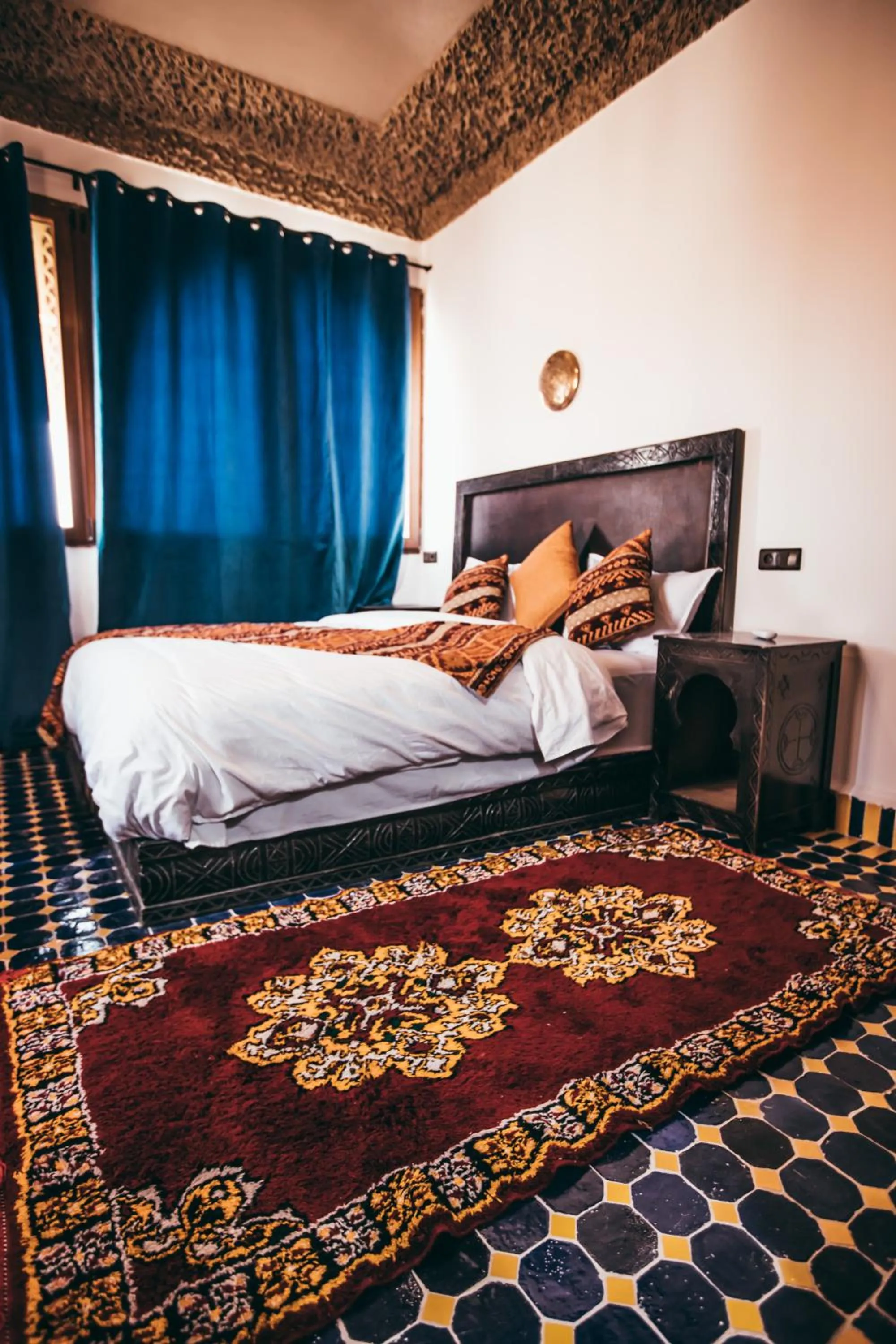 Photo of the whole room, Bed in Riad Merzouga Dunes