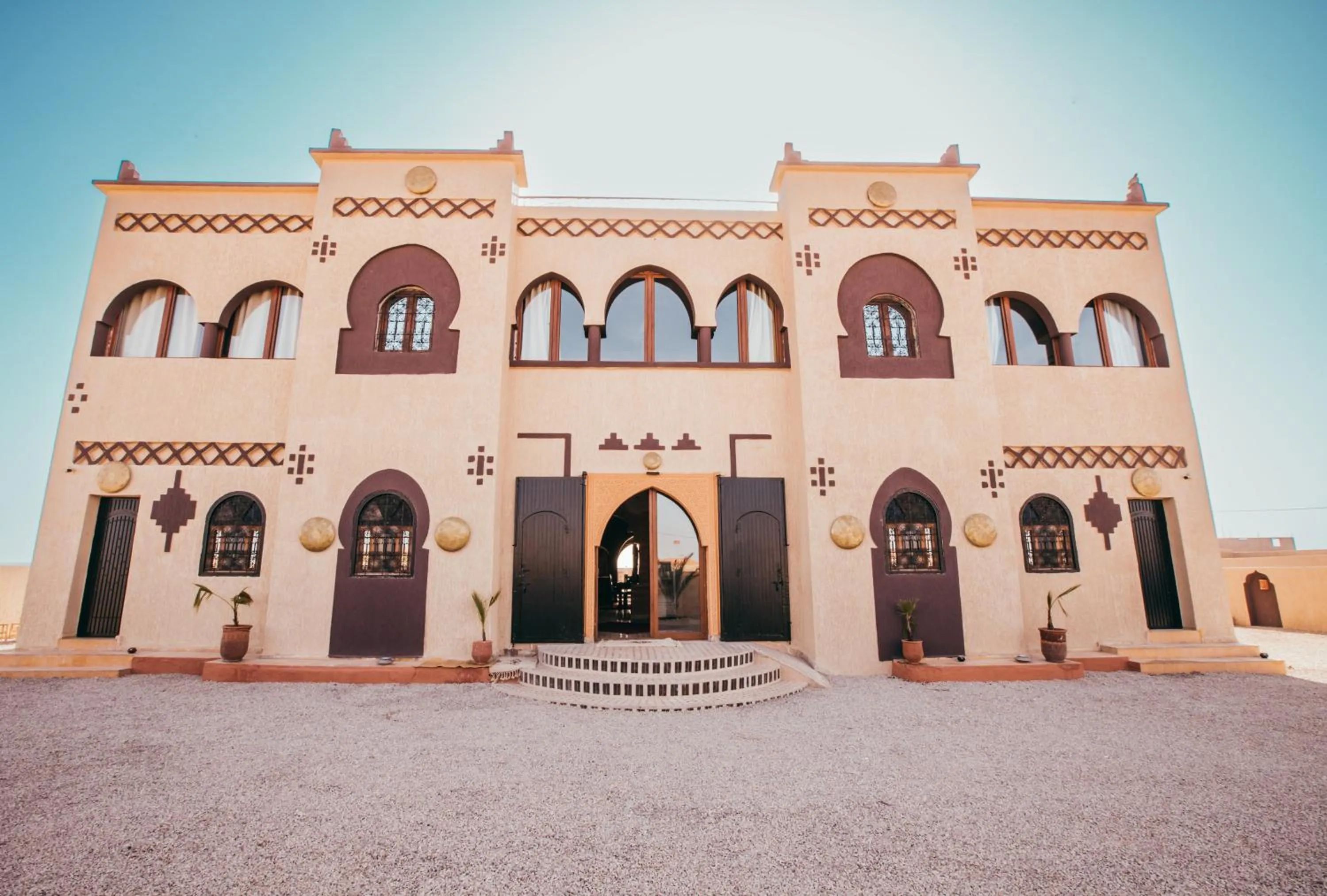 Facade/entrance in Riad Merzouga Dunes