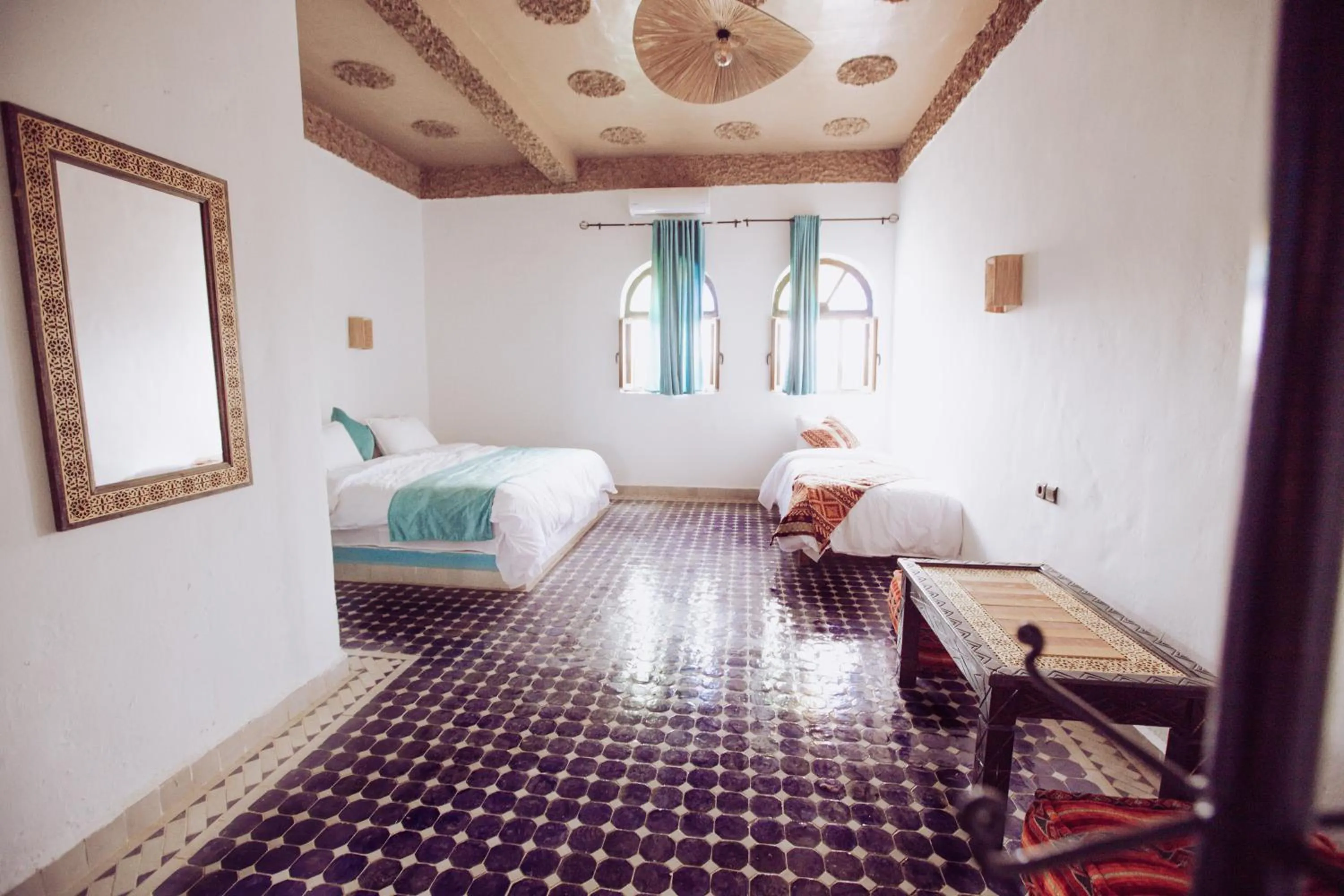 Living room, Bed in Riad Merzouga Dunes