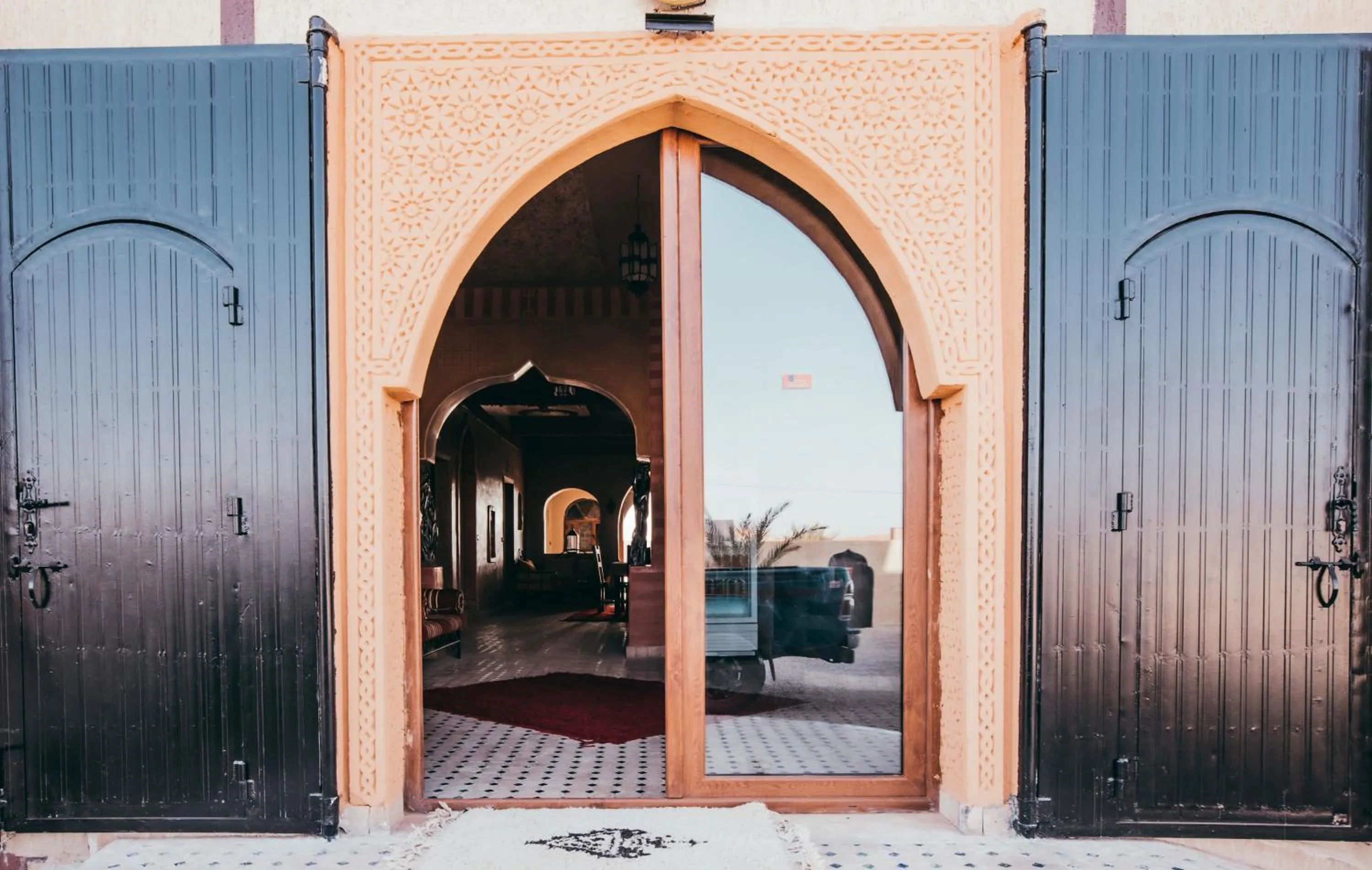 Facade/entrance in Riad Merzouga Dunes