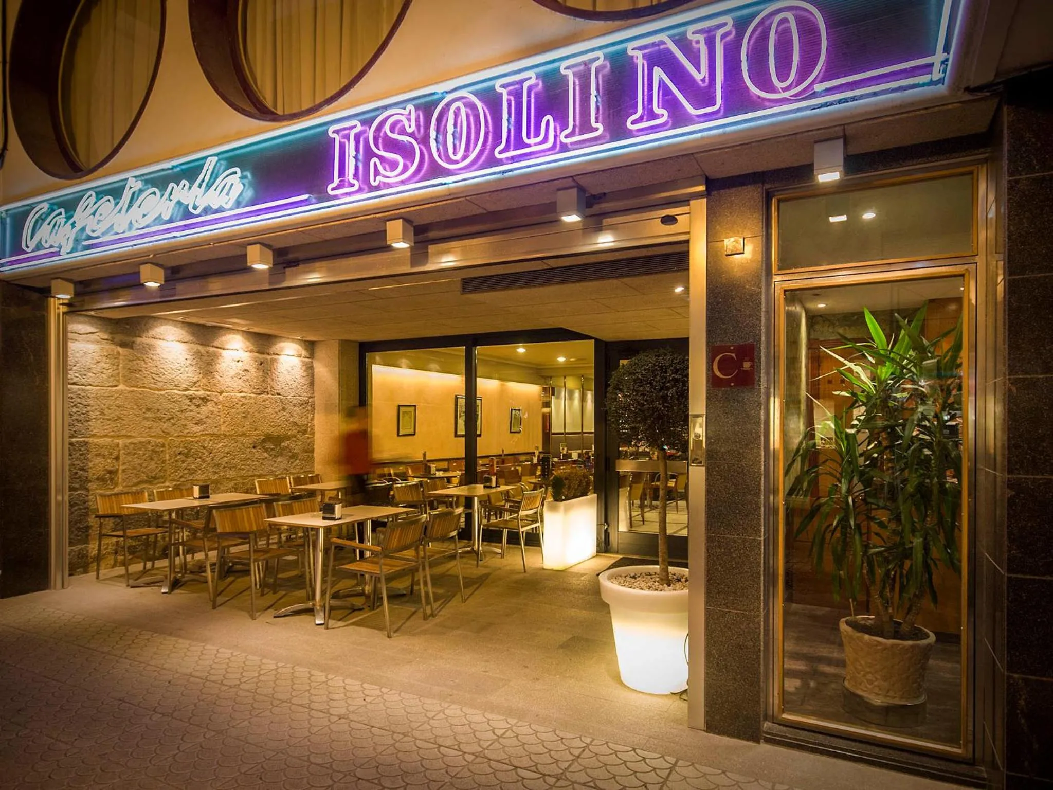 Facade/entrance in Hotel Isolino