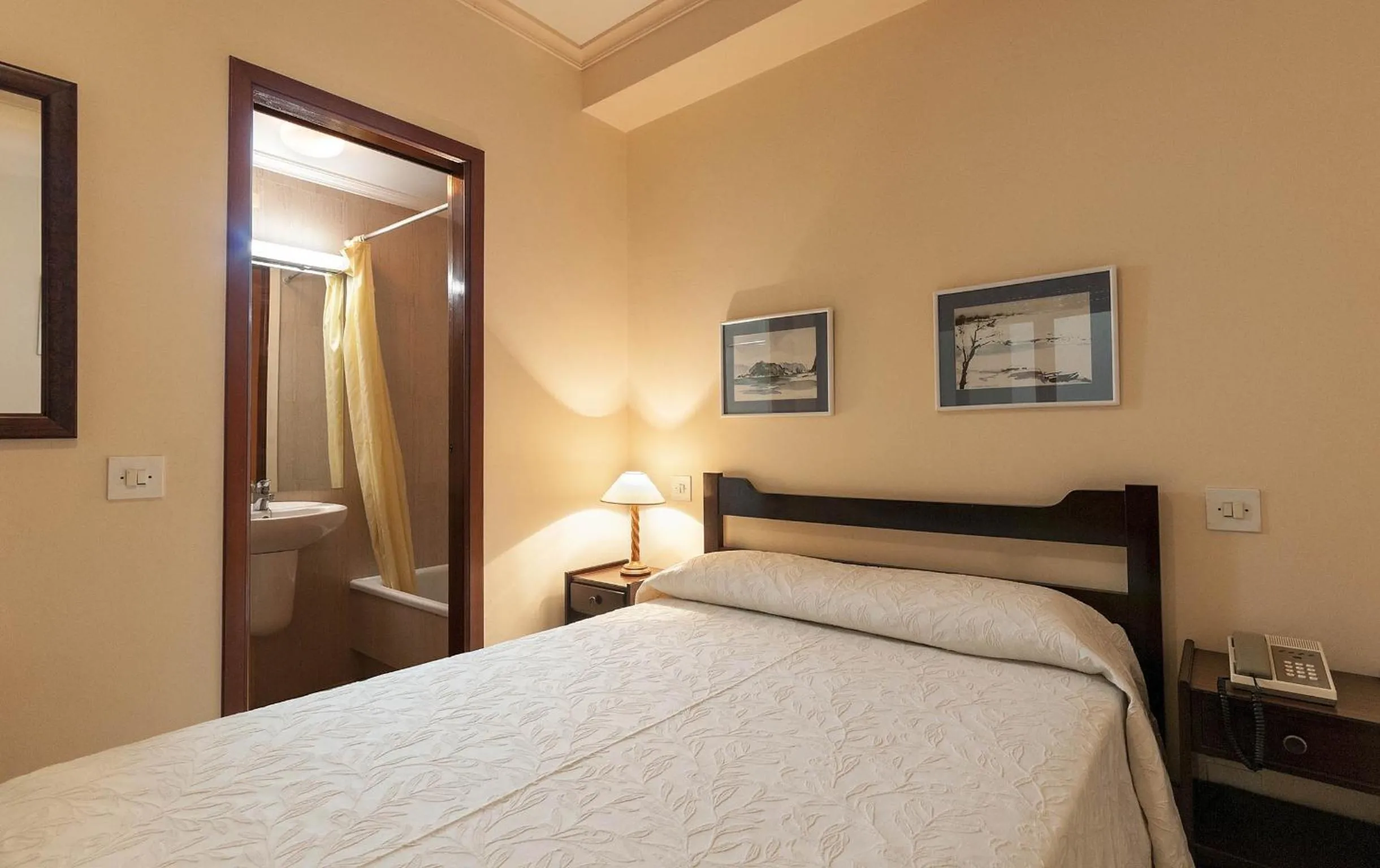 Photo of the whole room, Bed in Hotel Isolino