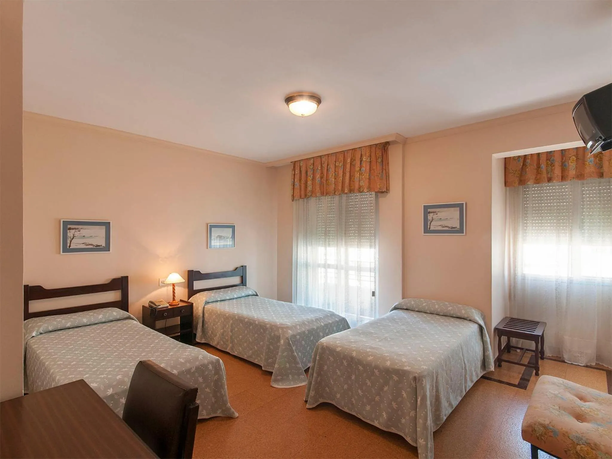 Photo of the whole room, Bed in Hotel Isolino