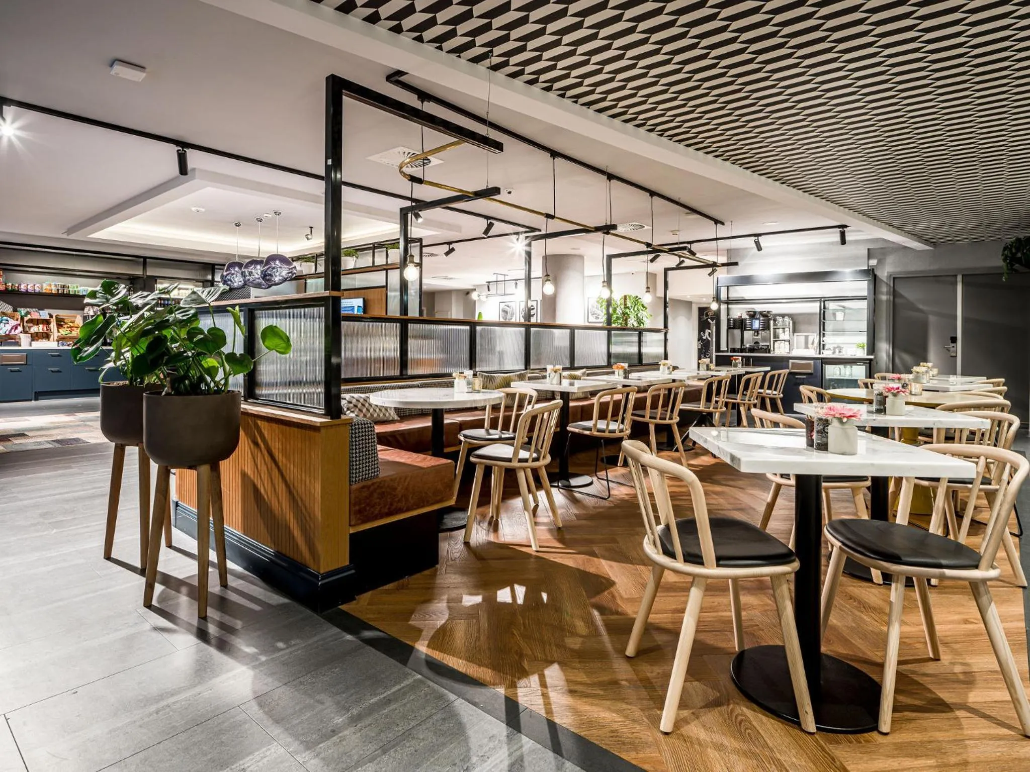 Restaurant/places to eat in Novotel Den Haag City Centre