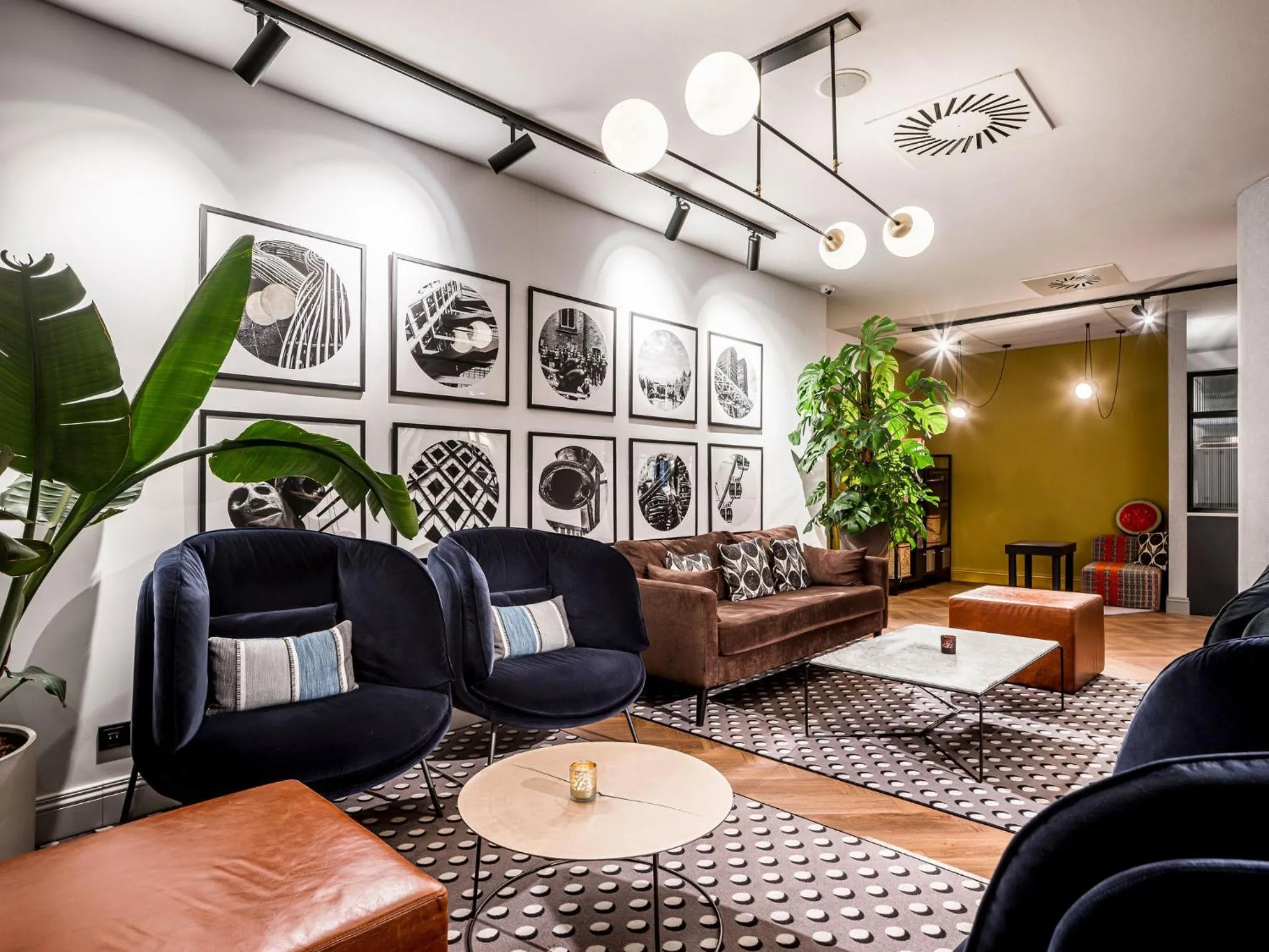 Lobby or reception in Novotel Den Haag City Centre