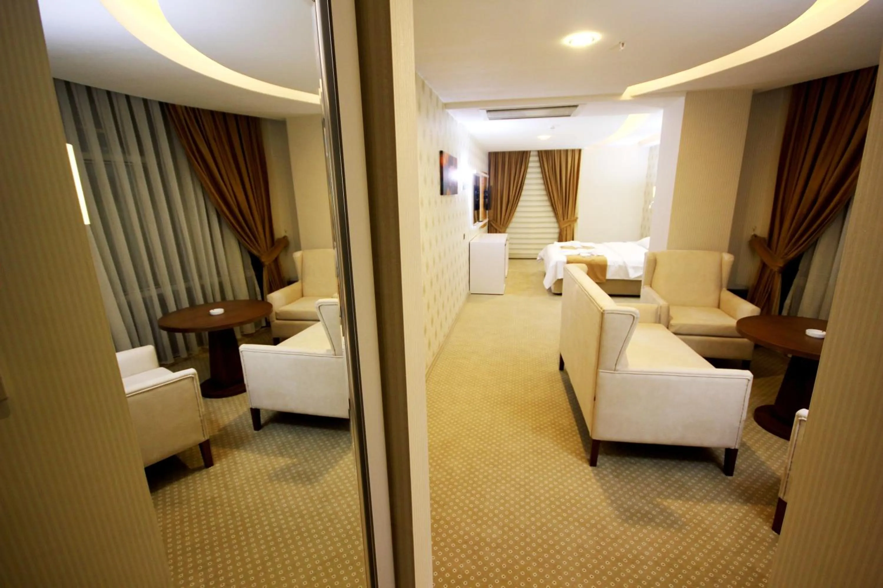 Photo of the whole room, Bed in The Ancient Mesopotamia Hotel