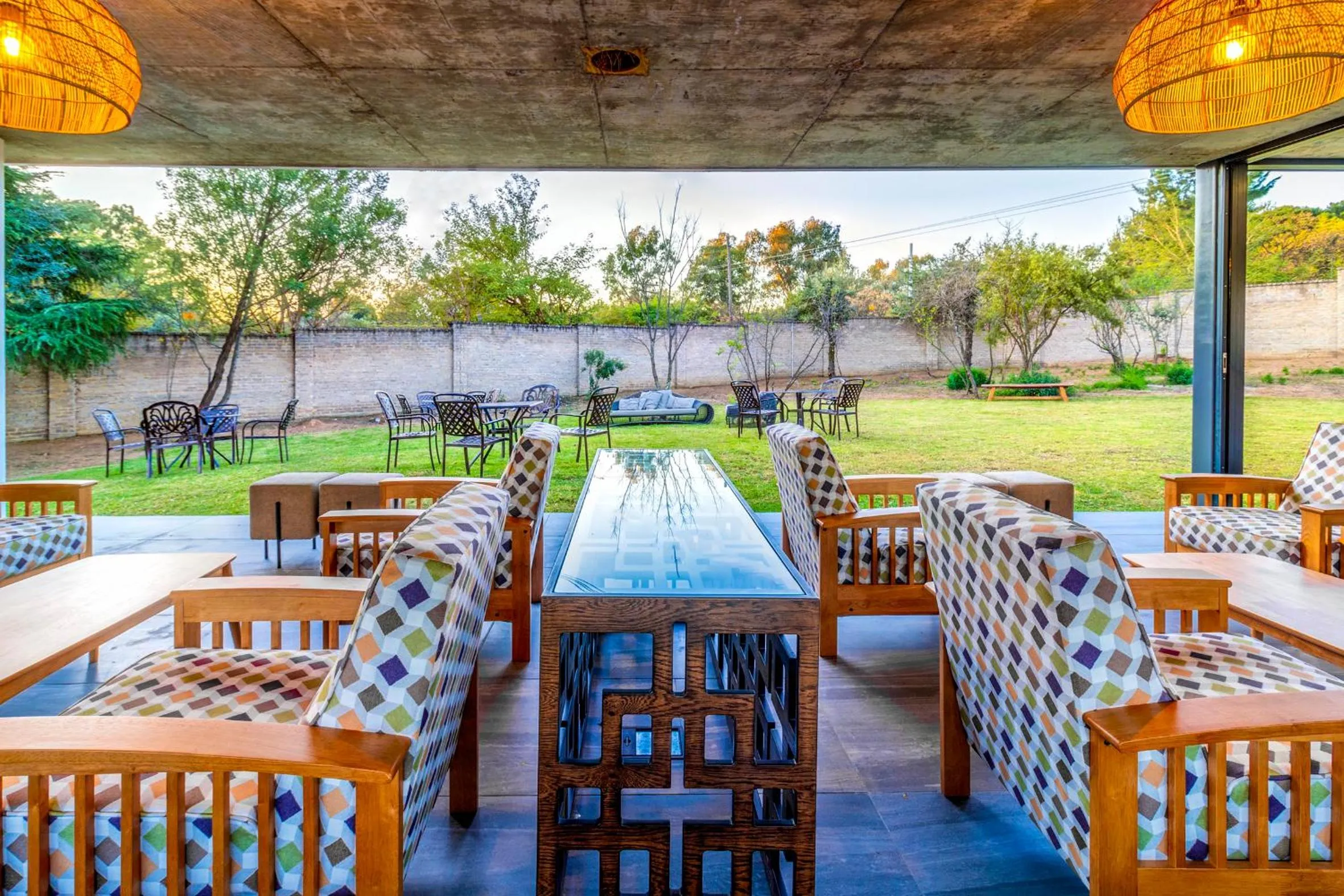 KRAVIT Premier Suites