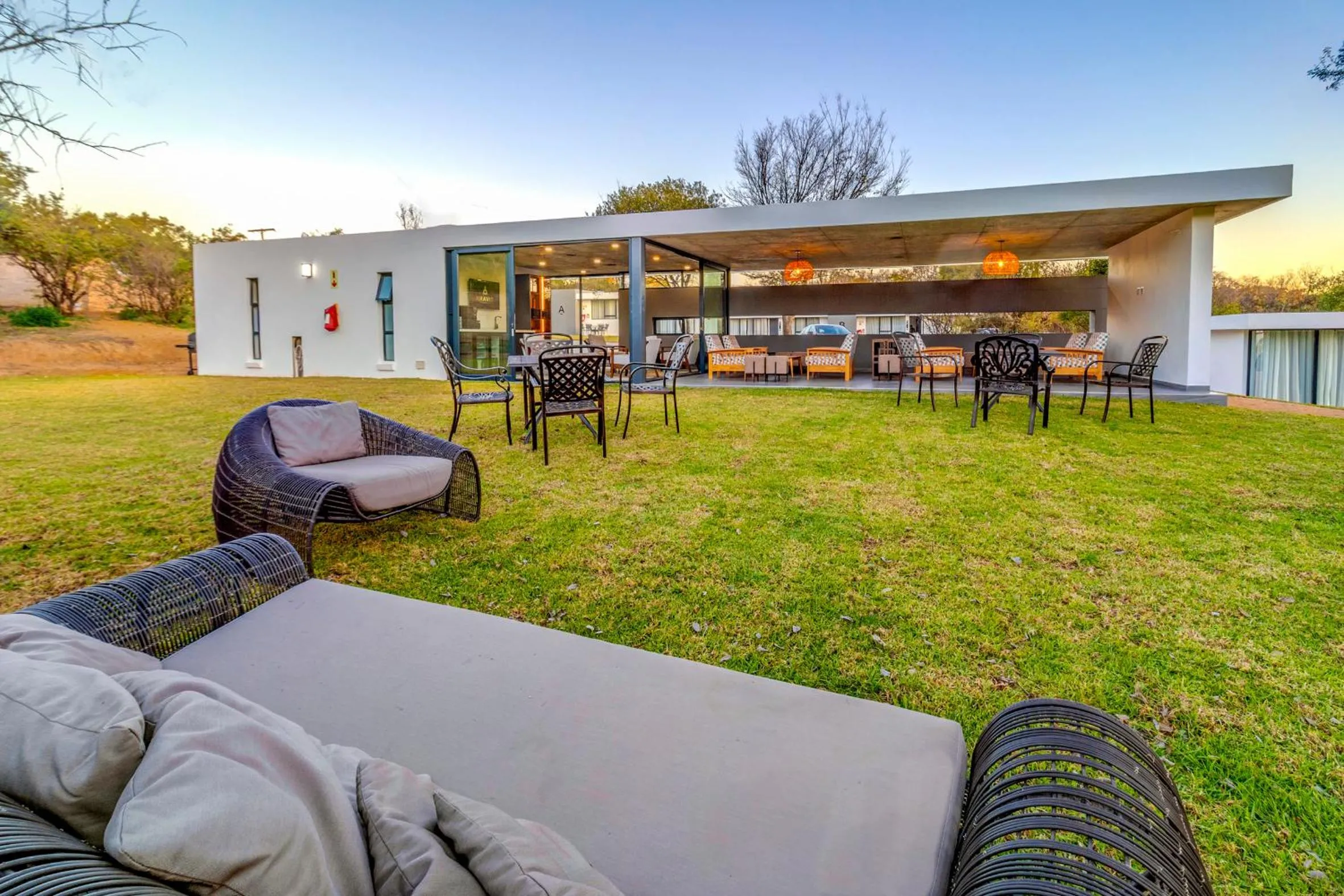 KRAVIT Premier Suites