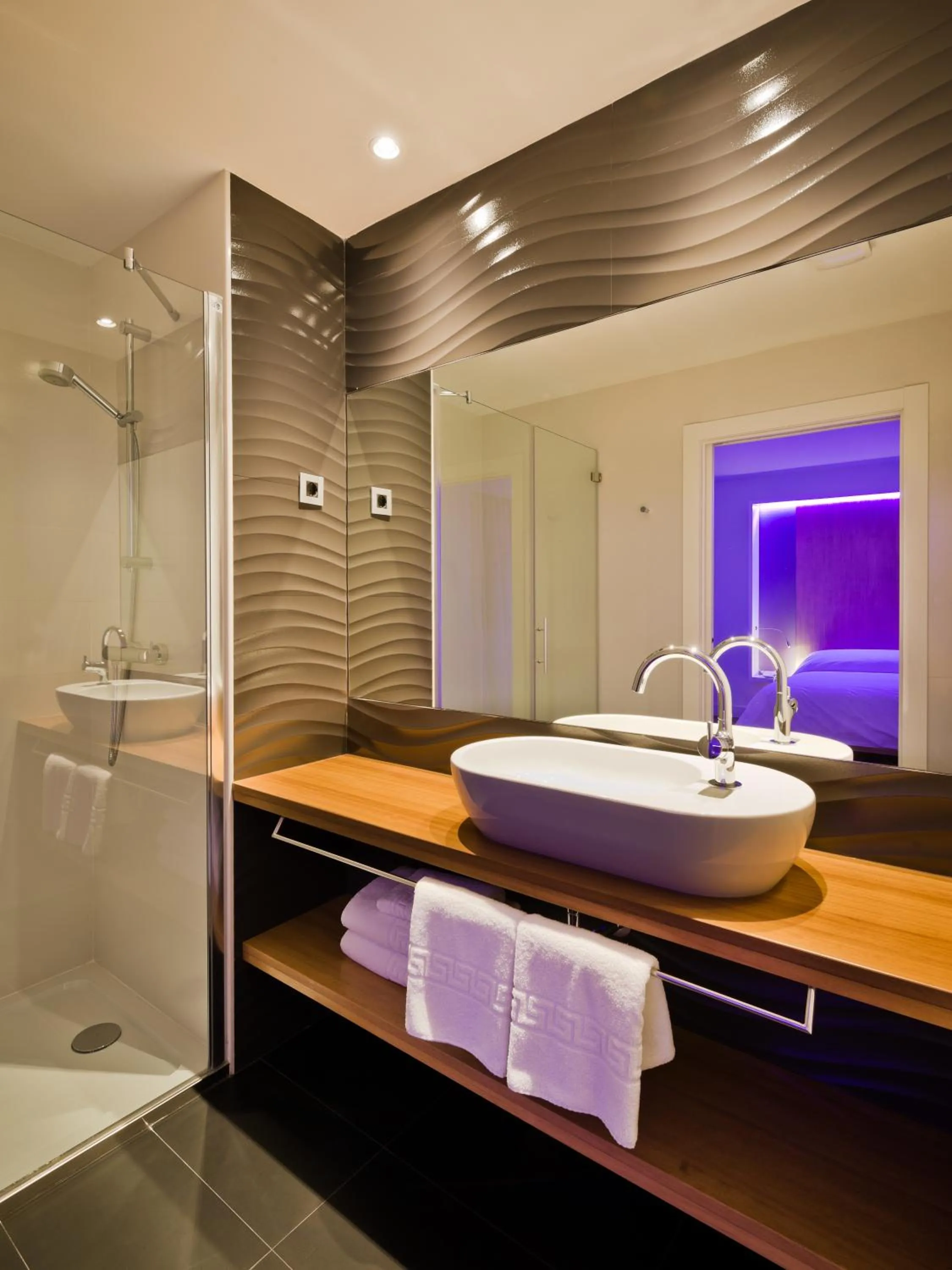 Bathroom in Hotel Las Casas de Pandreula