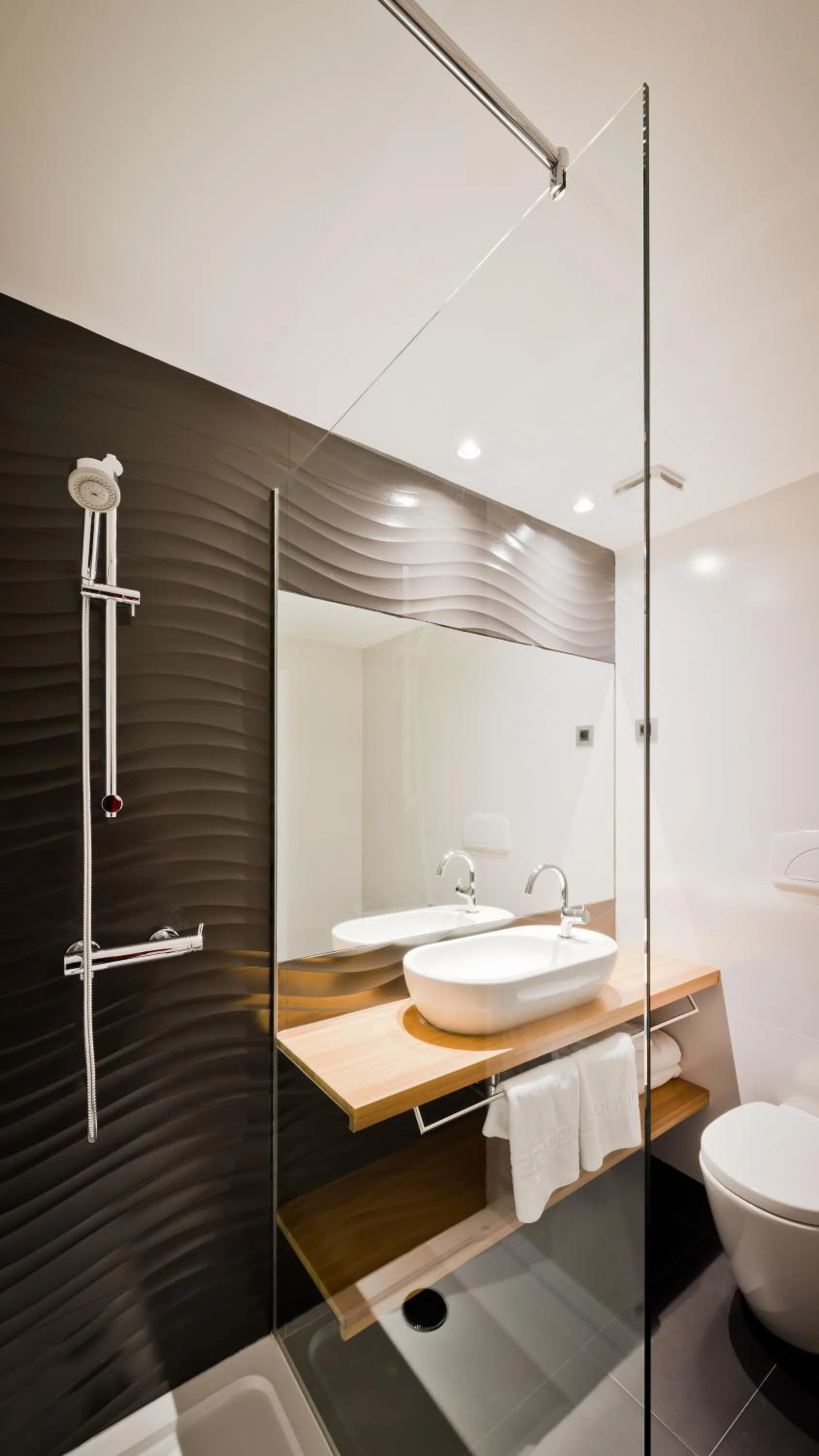 Bathroom in Hotel Las Casas de Pandreula