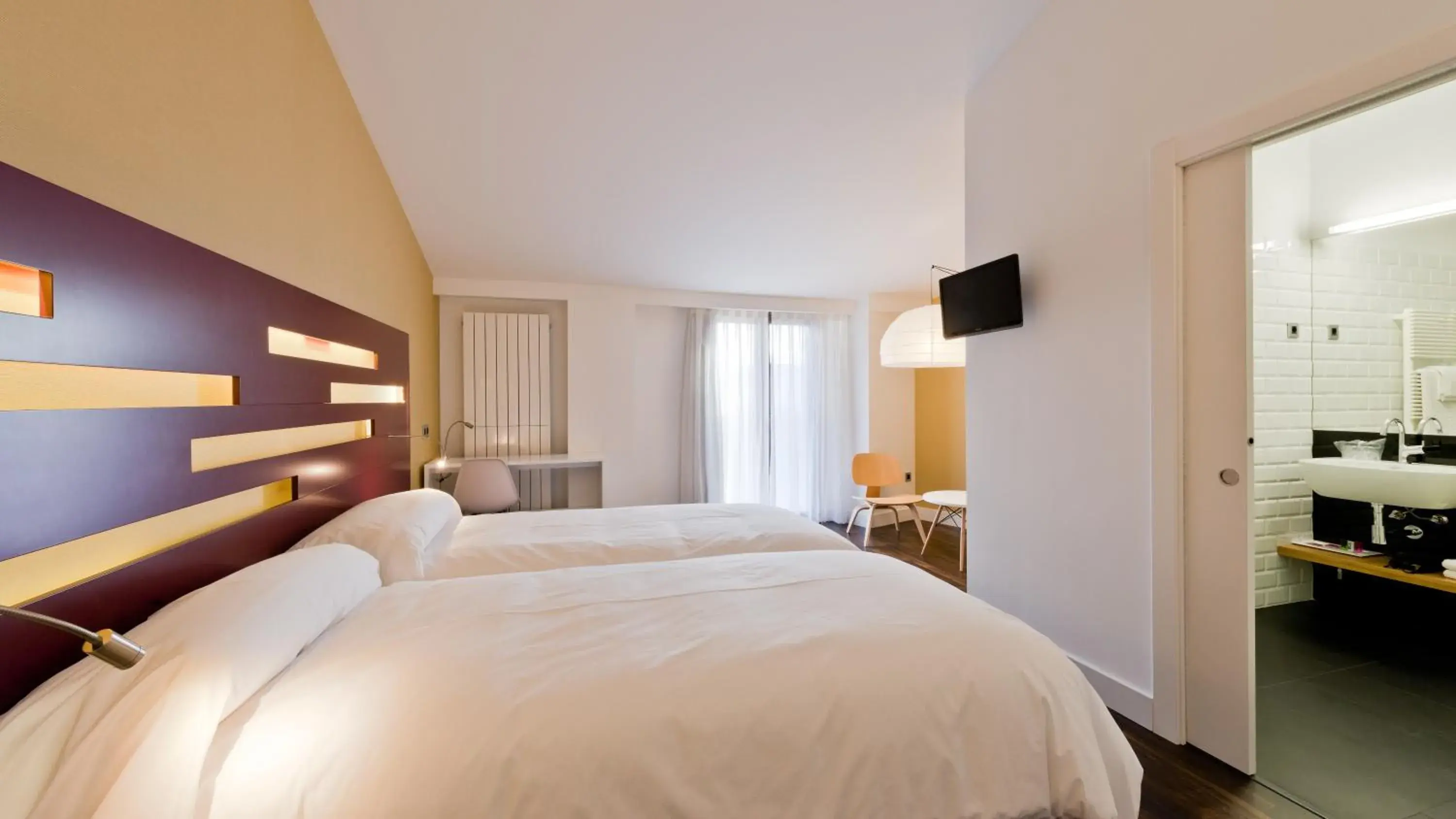 Deluxe Double or Twin Room - single occupancy in Hotel Las Casas de Pandreula Deluxe Double or Twin Room - single occupancy in Hotel Las Casas de Pandreula