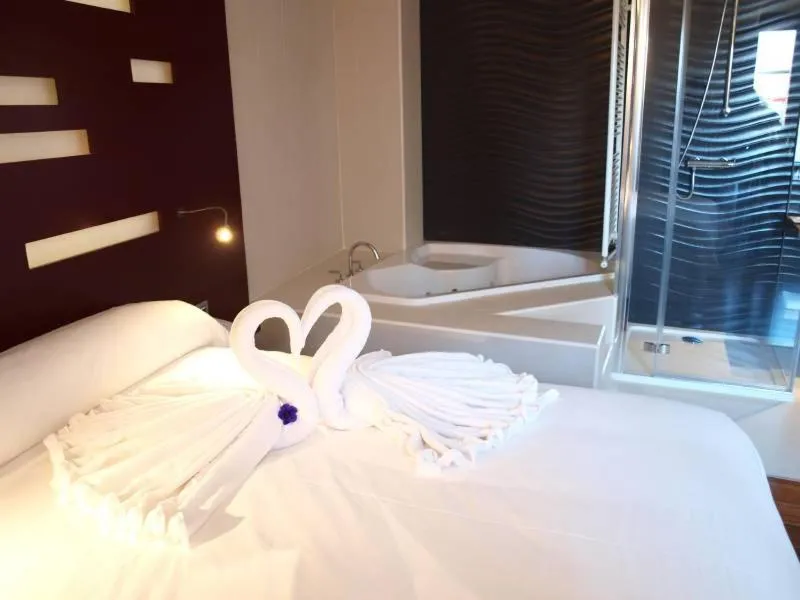 Photo of the whole room, Bed in Hotel Las Casas de Pandreula