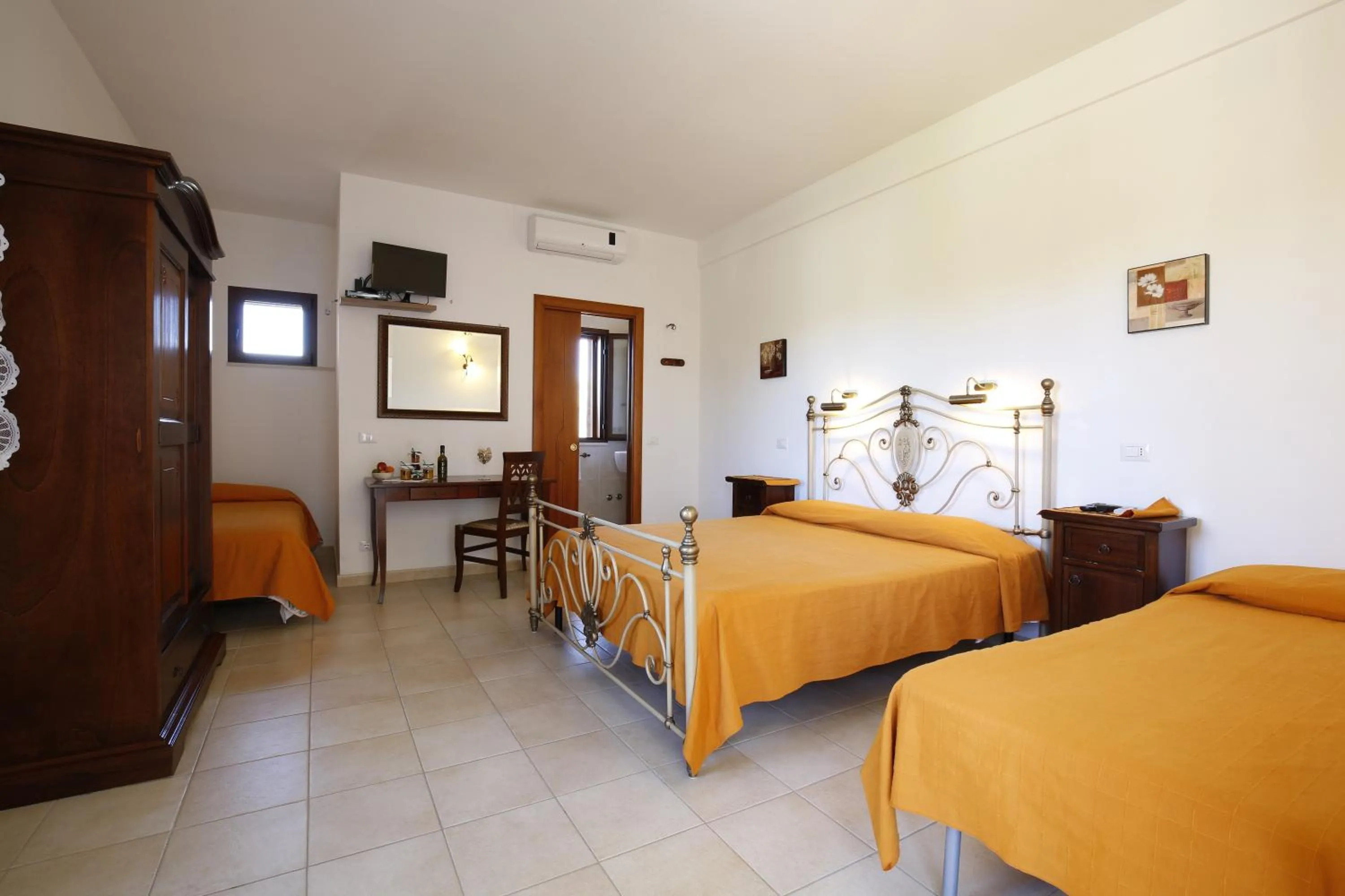 Photo of the whole room, Bed in Agriturismo Posta Pastorella