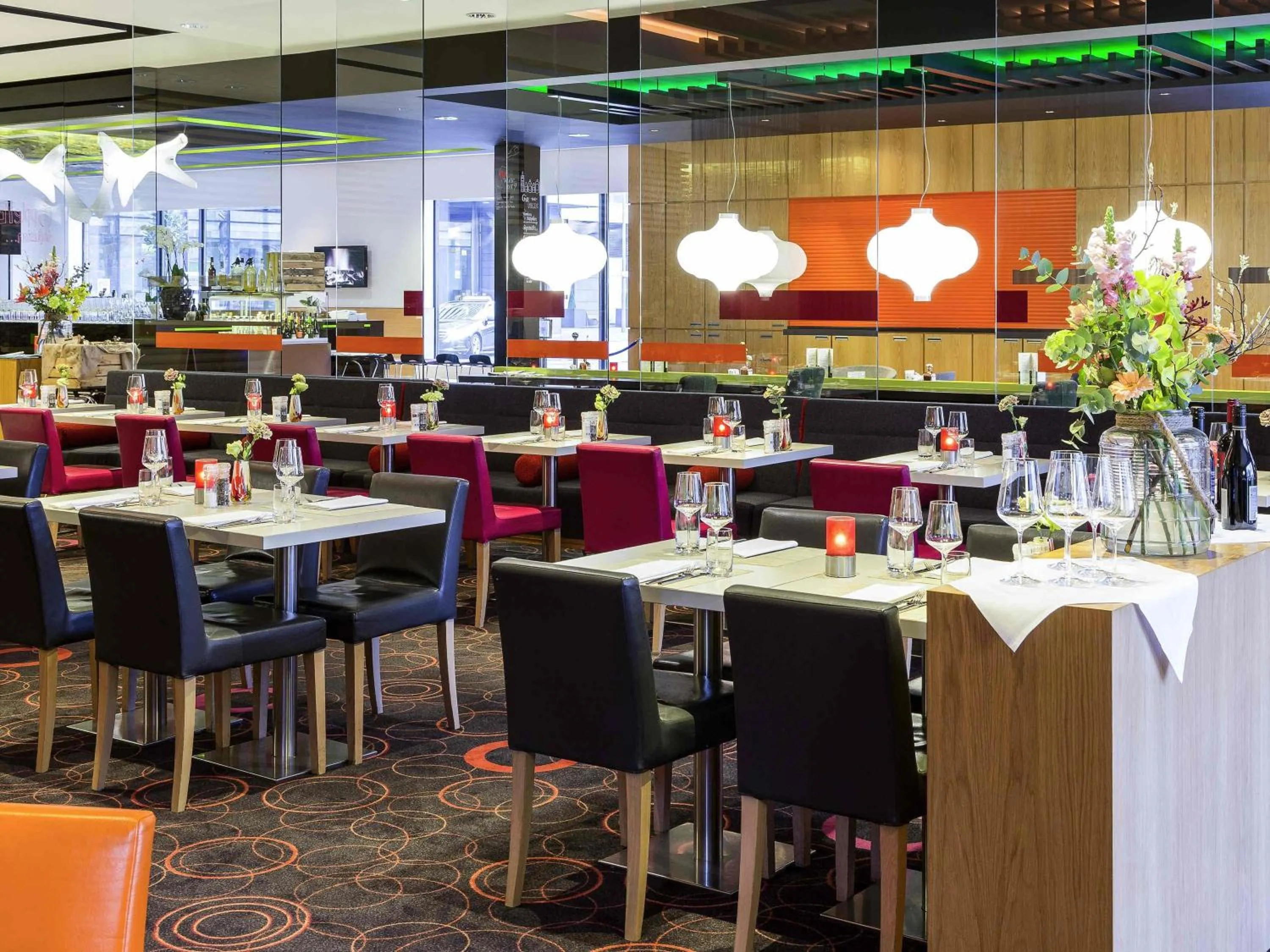 Restaurant/places to eat in Novotel Amsterdam City