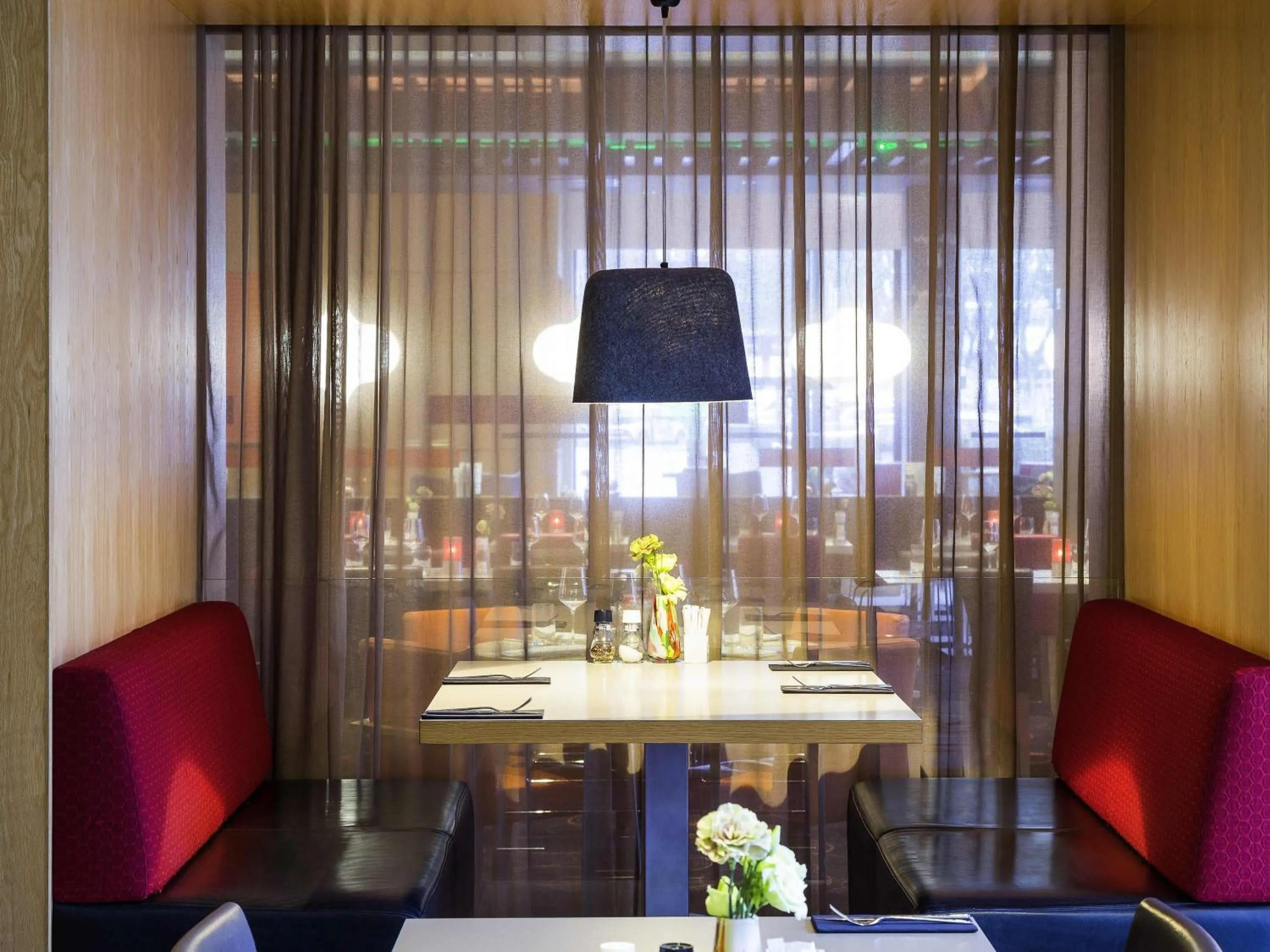 Restaurant/places to eat in Novotel Amsterdam City