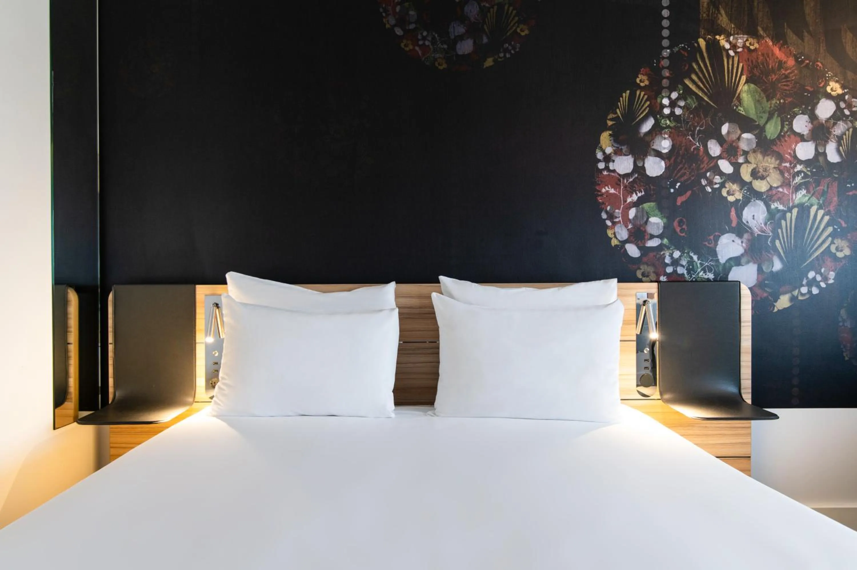 Bedroom, Bed in Novotel Amsterdam City