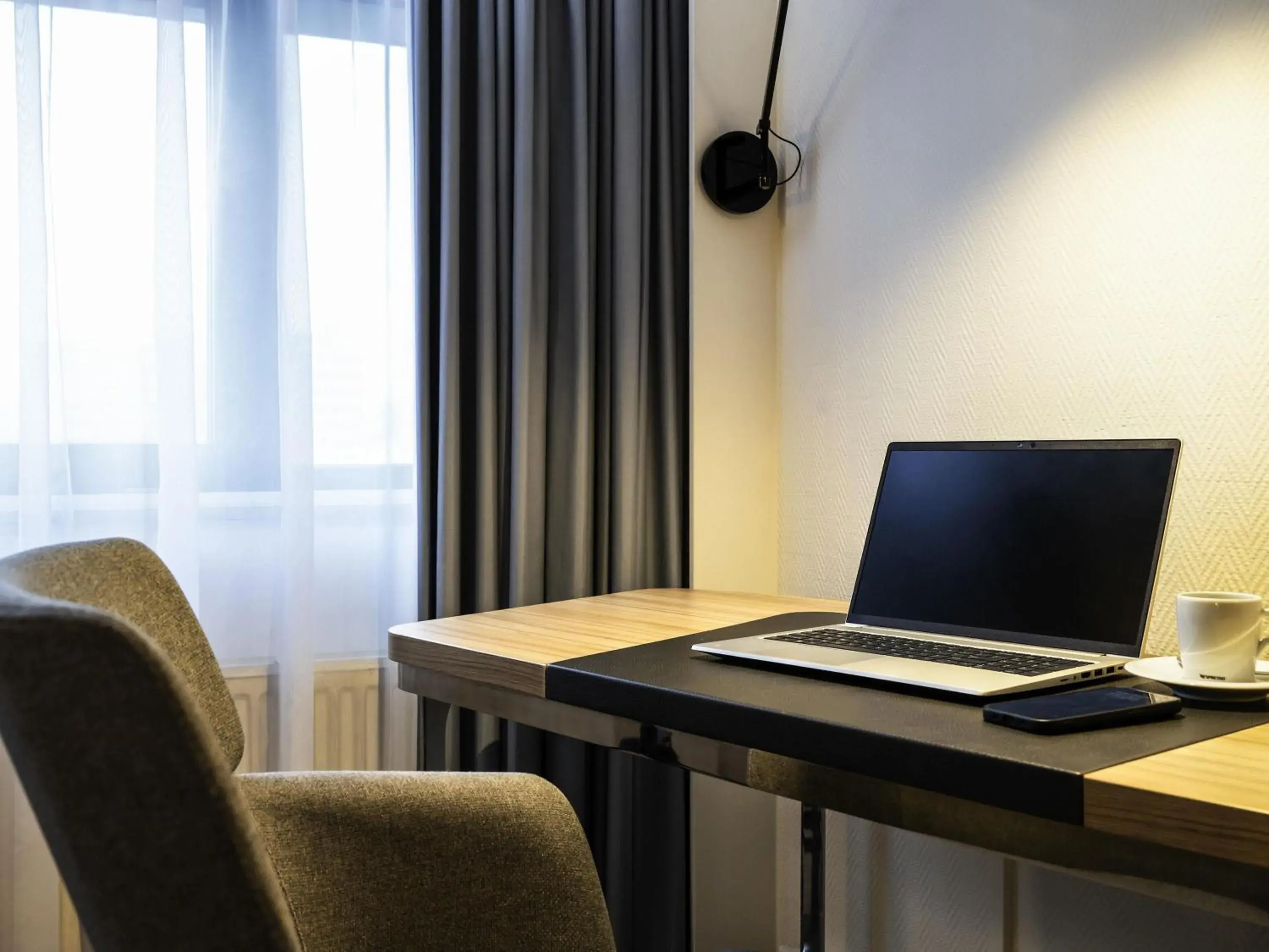 Standard Twin Room in Novotel Amsterdam City Standard Twin Room in Novotel Amsterdam City