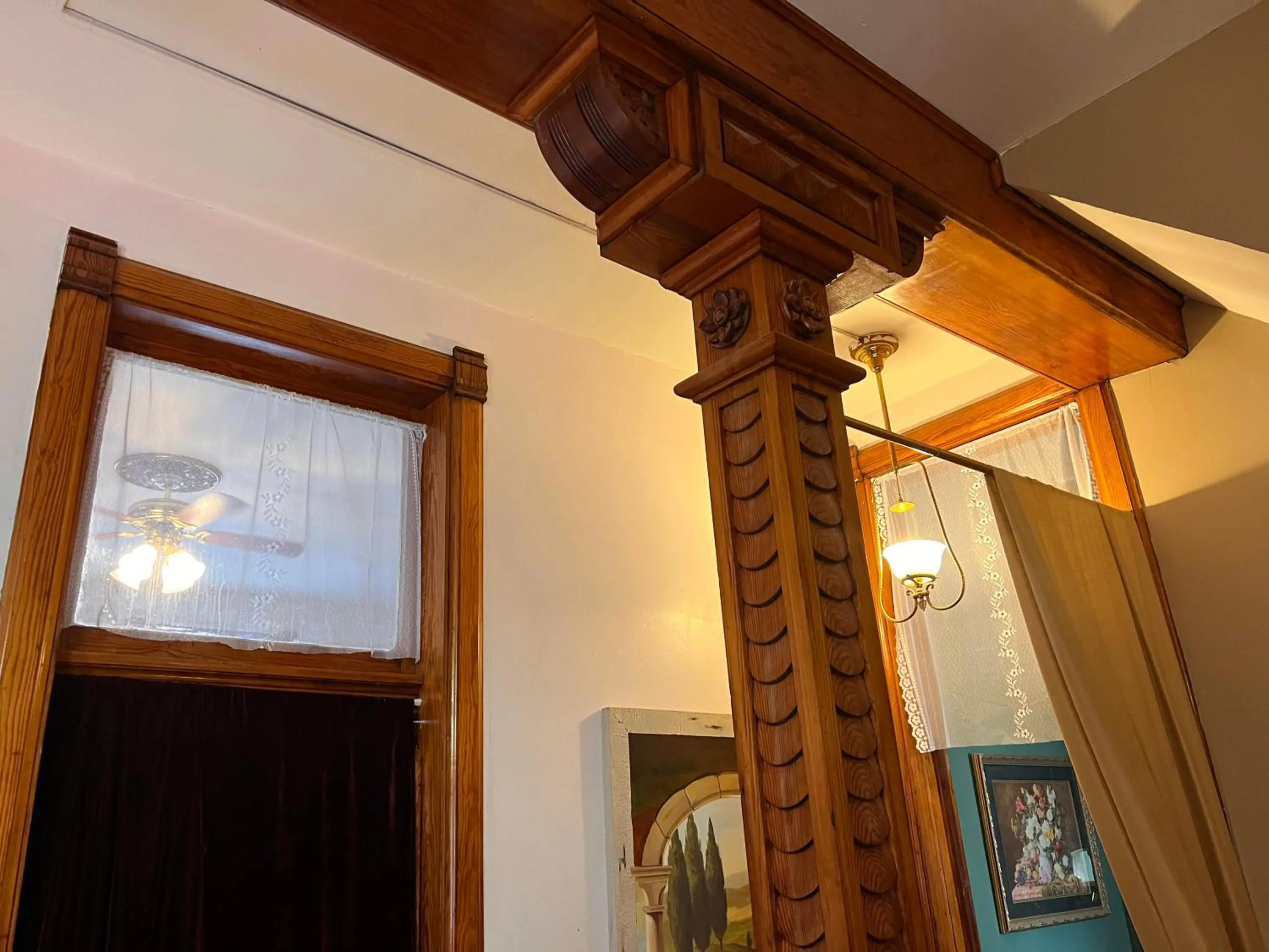 Decorative detail in Mansion on The Mile B&B