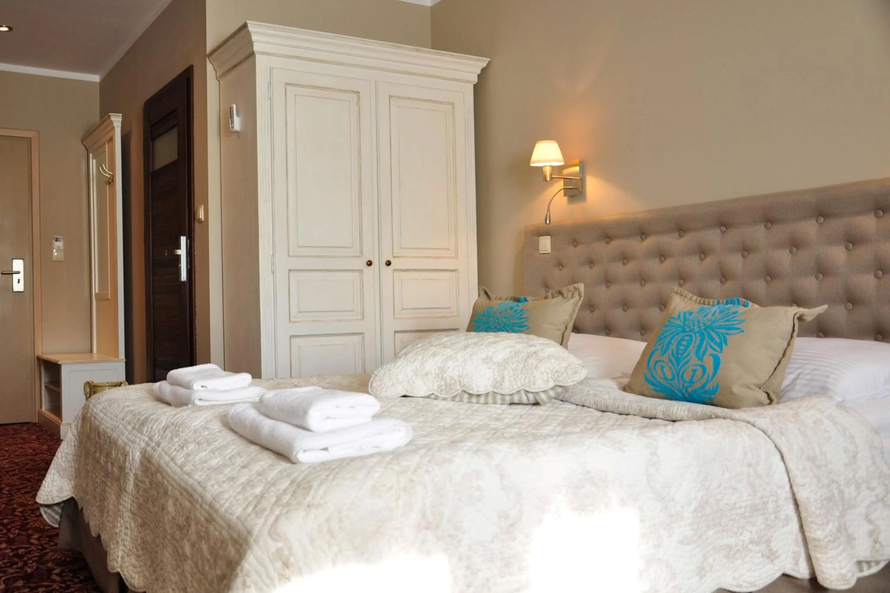 Bed in Riviera Resort Airport Modlin