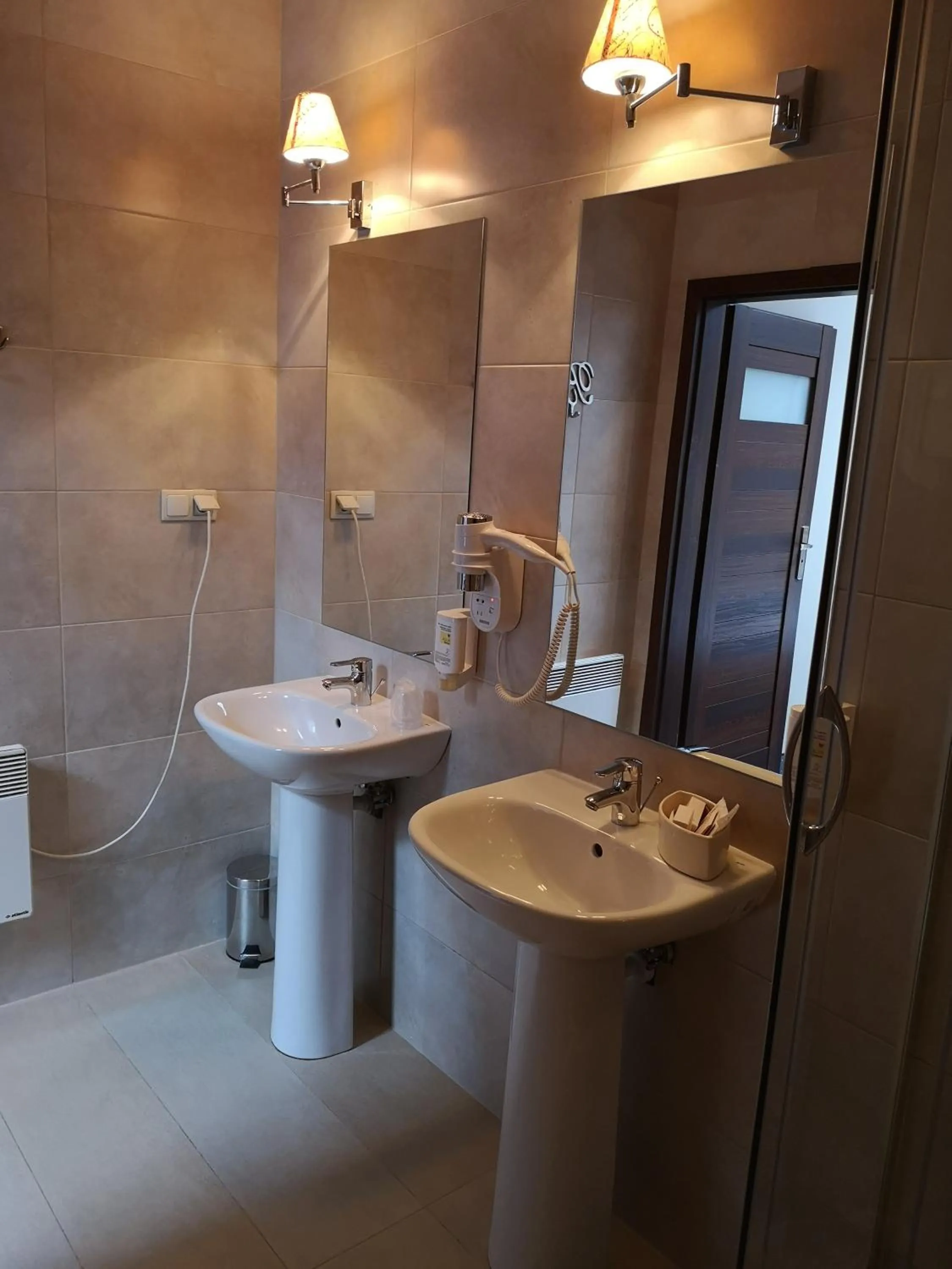 Shower in Riviera Resort Airport Modlin