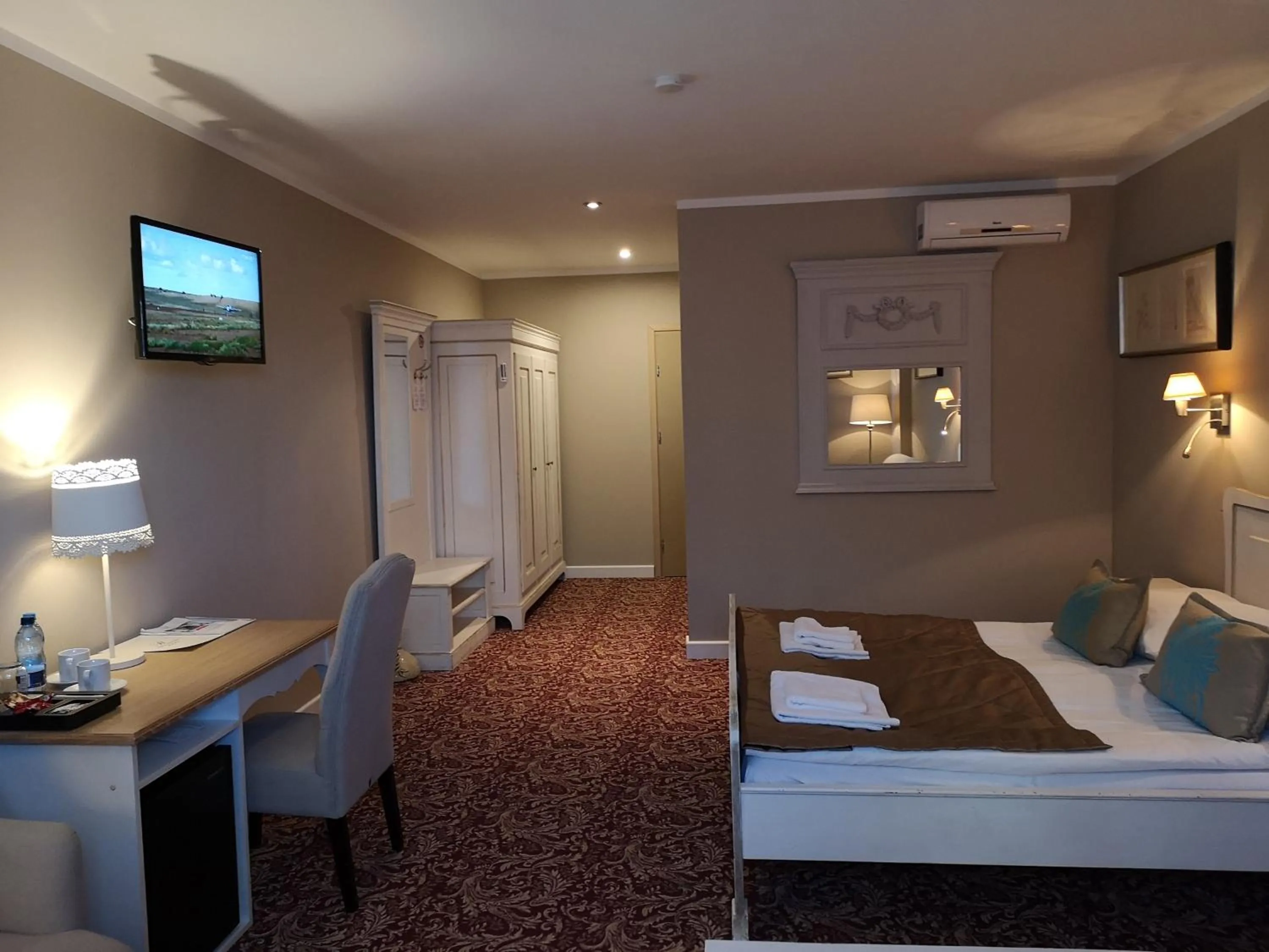 Bed in Riviera Resort Airport Modlin