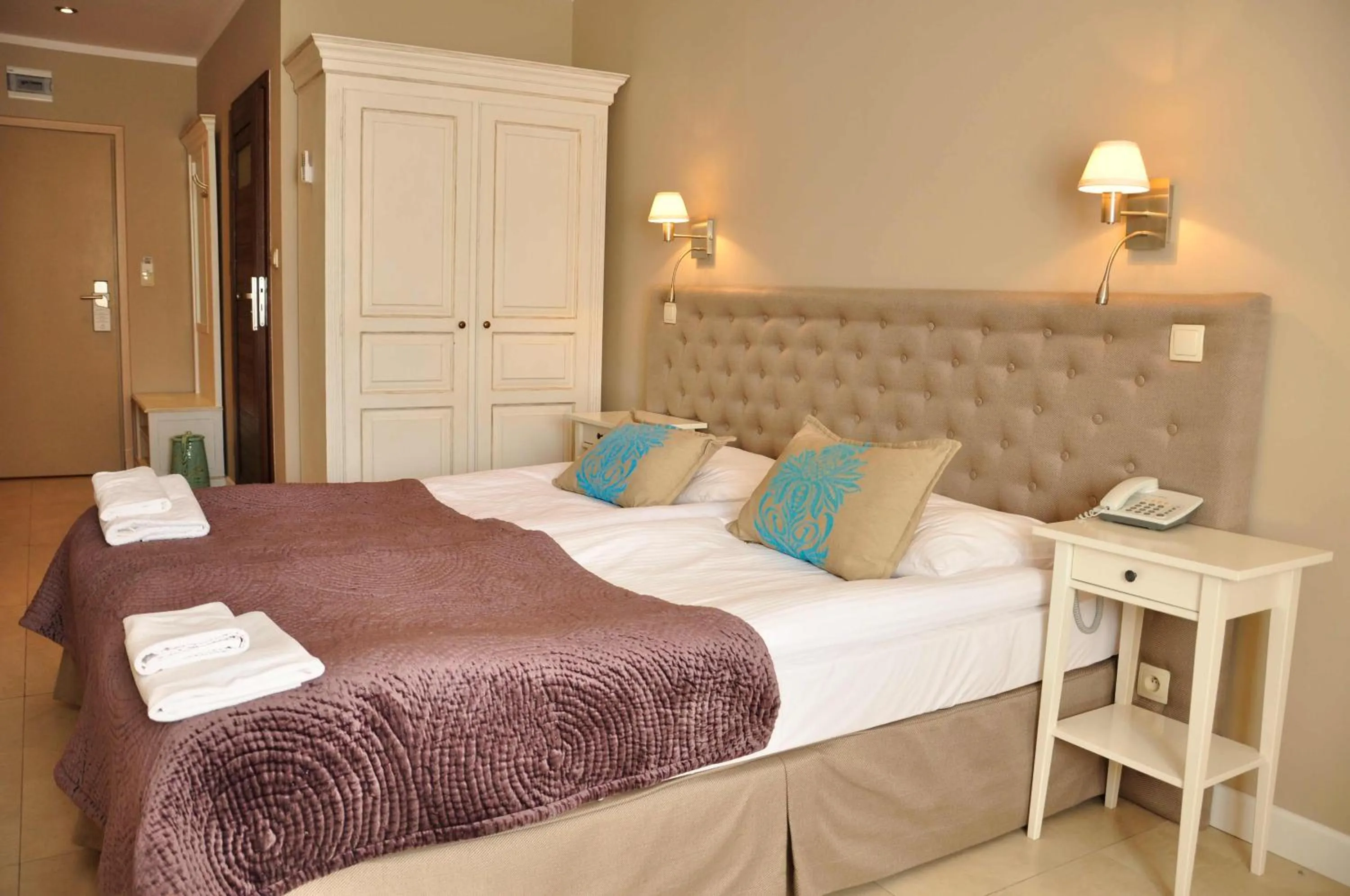 Bed in Riviera Resort Airport Modlin