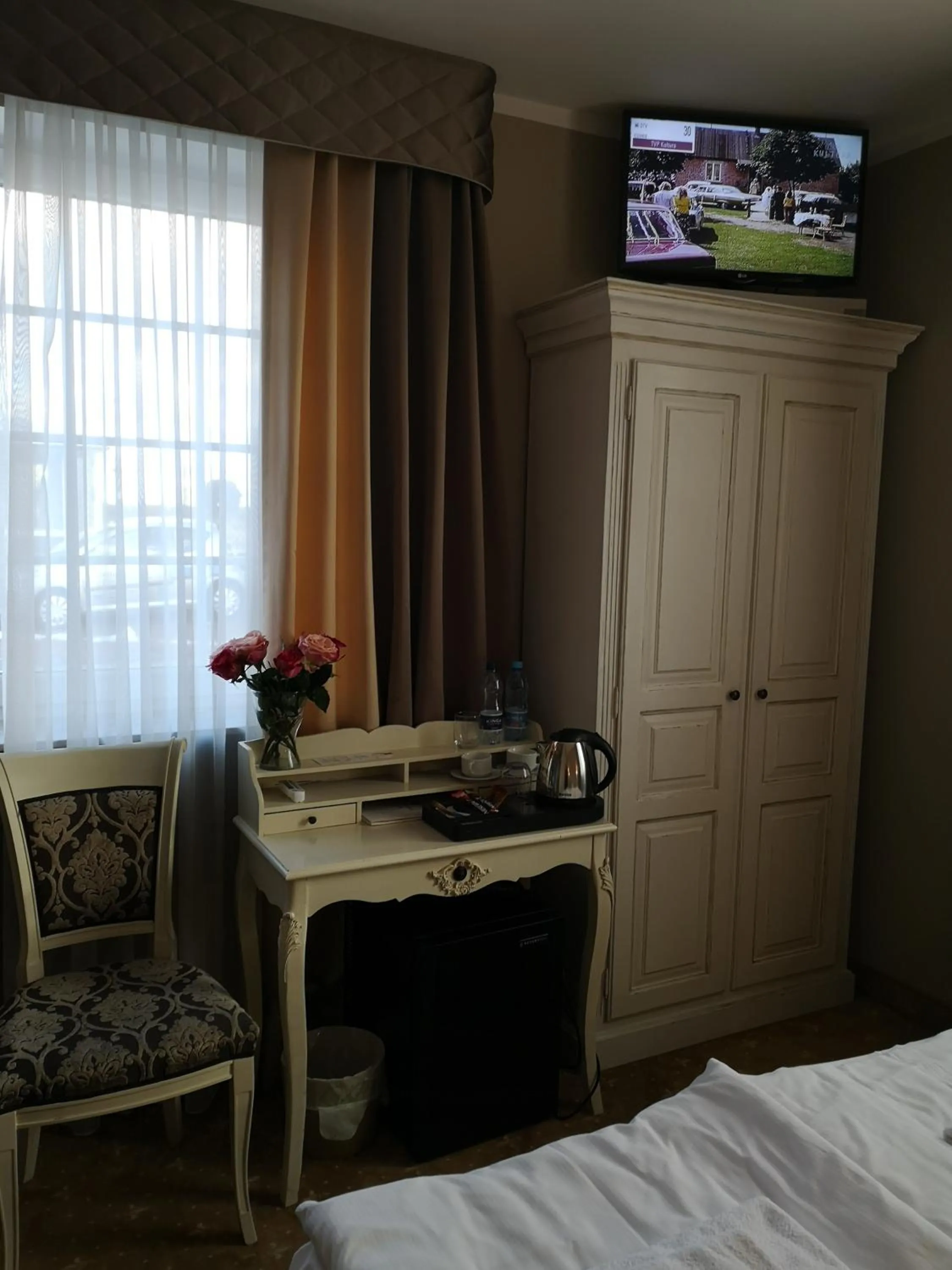 TV and multimedia, Bed in Riviera Resort Airport Modlin