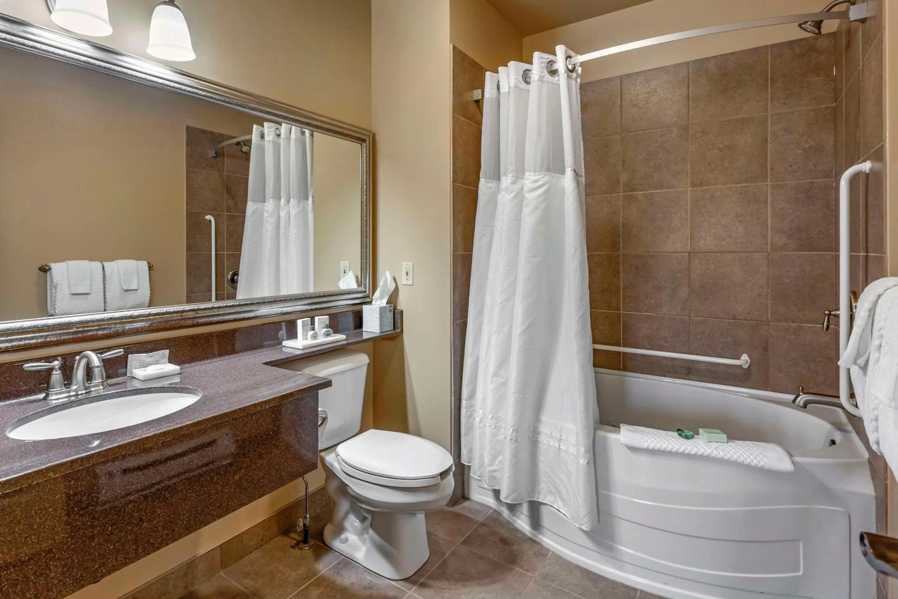 Bedroom in The Parlour Inn, an Ascend Collection Hotel