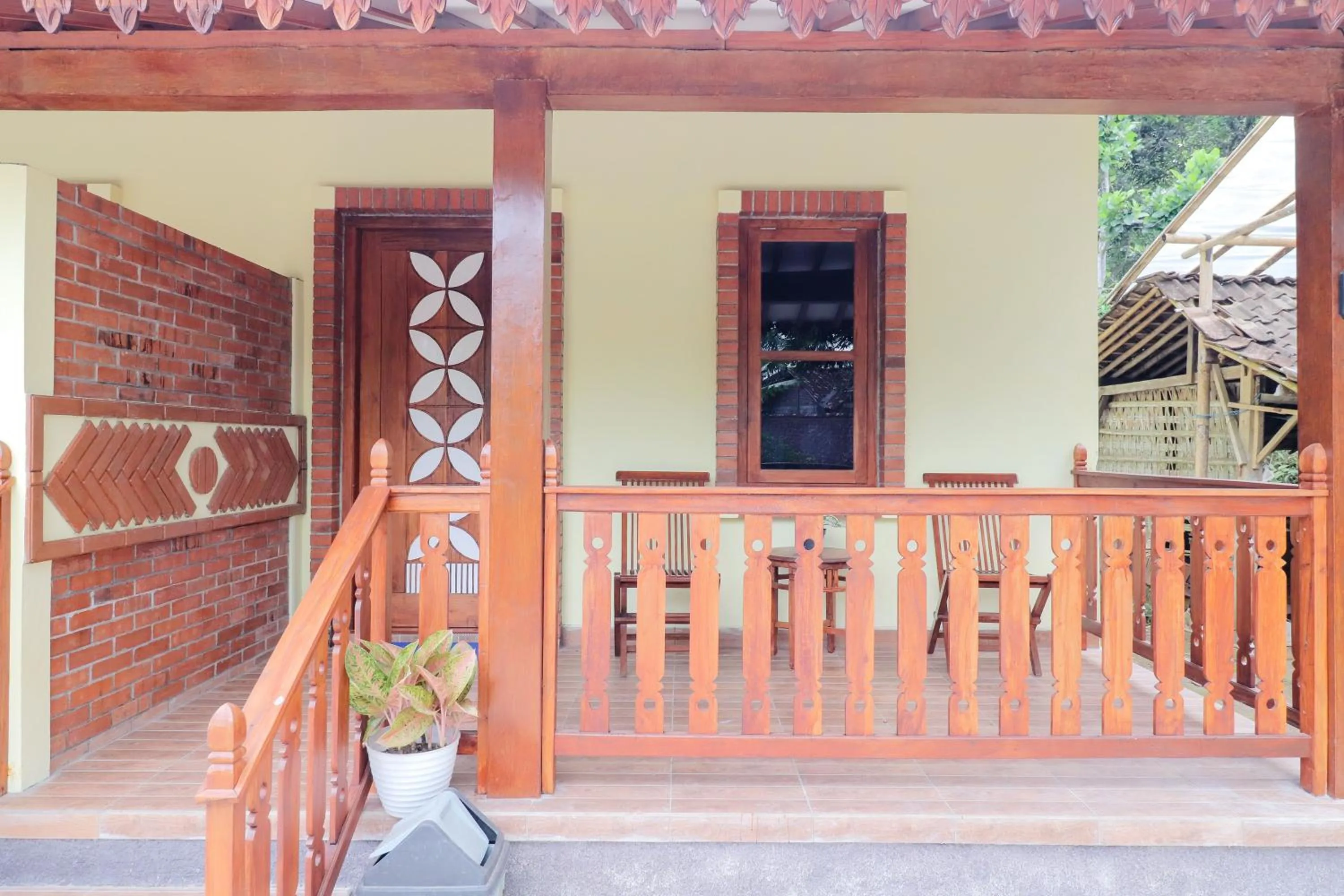 Property building in Homestay Nike Bed