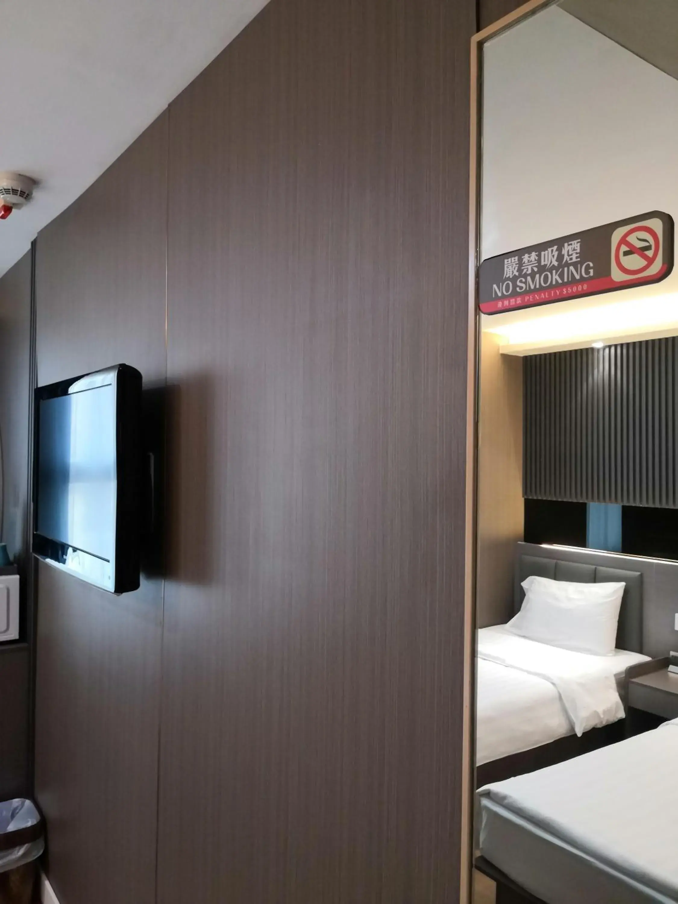 Bed in Hennessy Hotel Bed in Hennessy Hotel