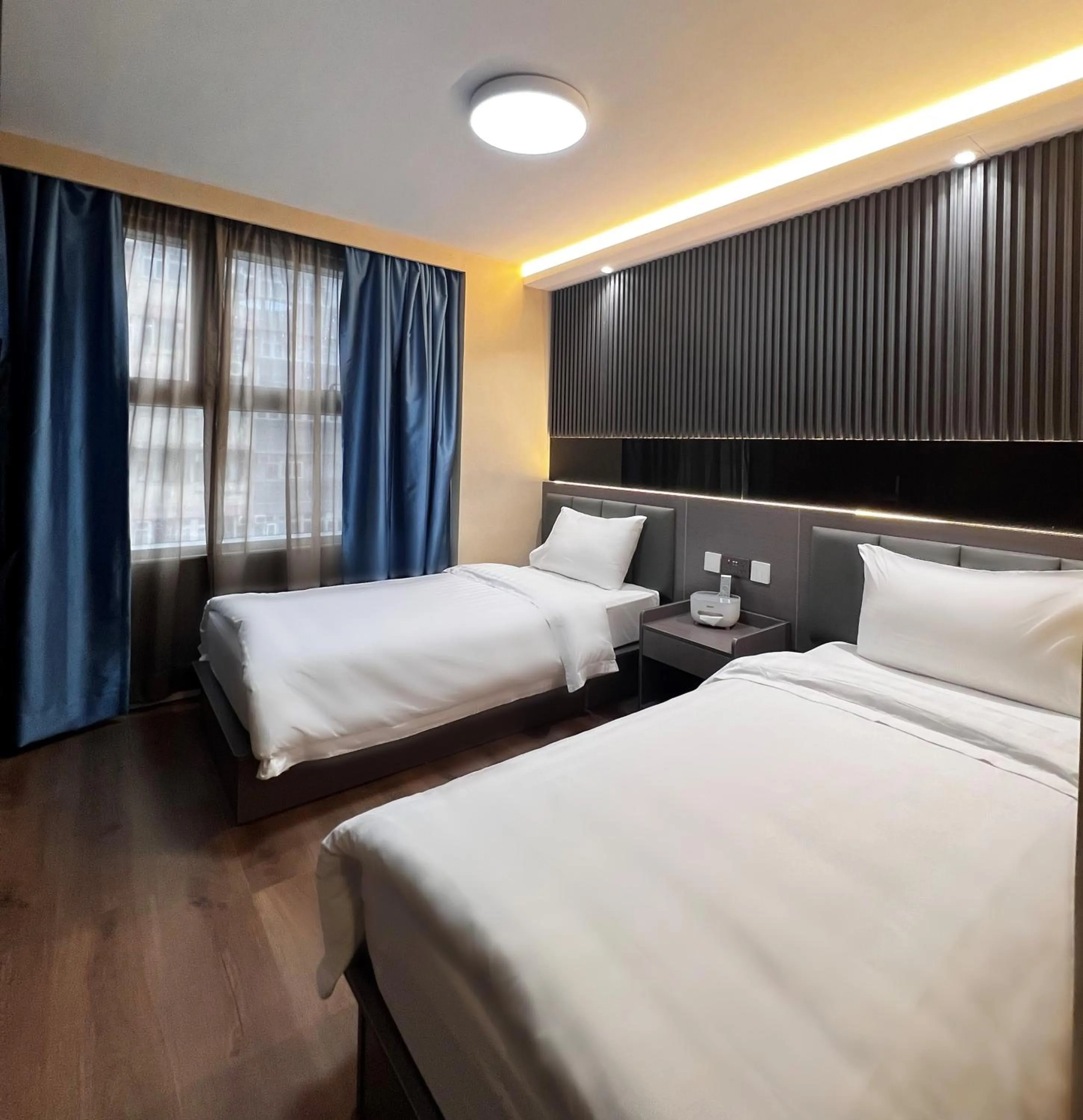 Bed in Hennessy Hotel