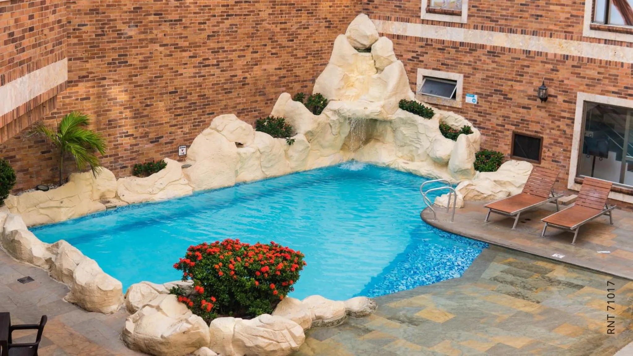 Swimming pool in Hotel Windsor Barranquilla